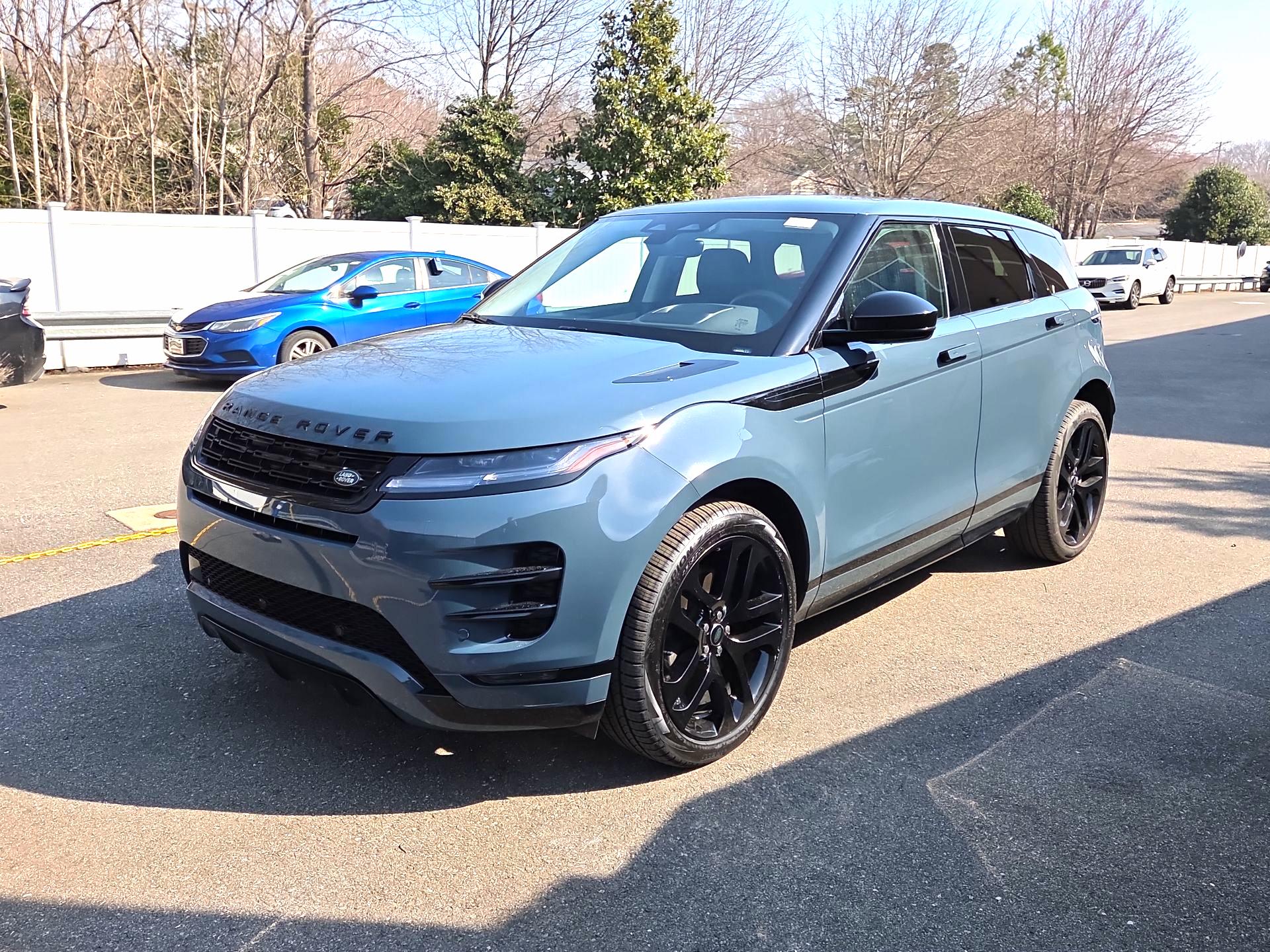 Thumbnail: 2024 Land Rover Range Rover Evoque - 3