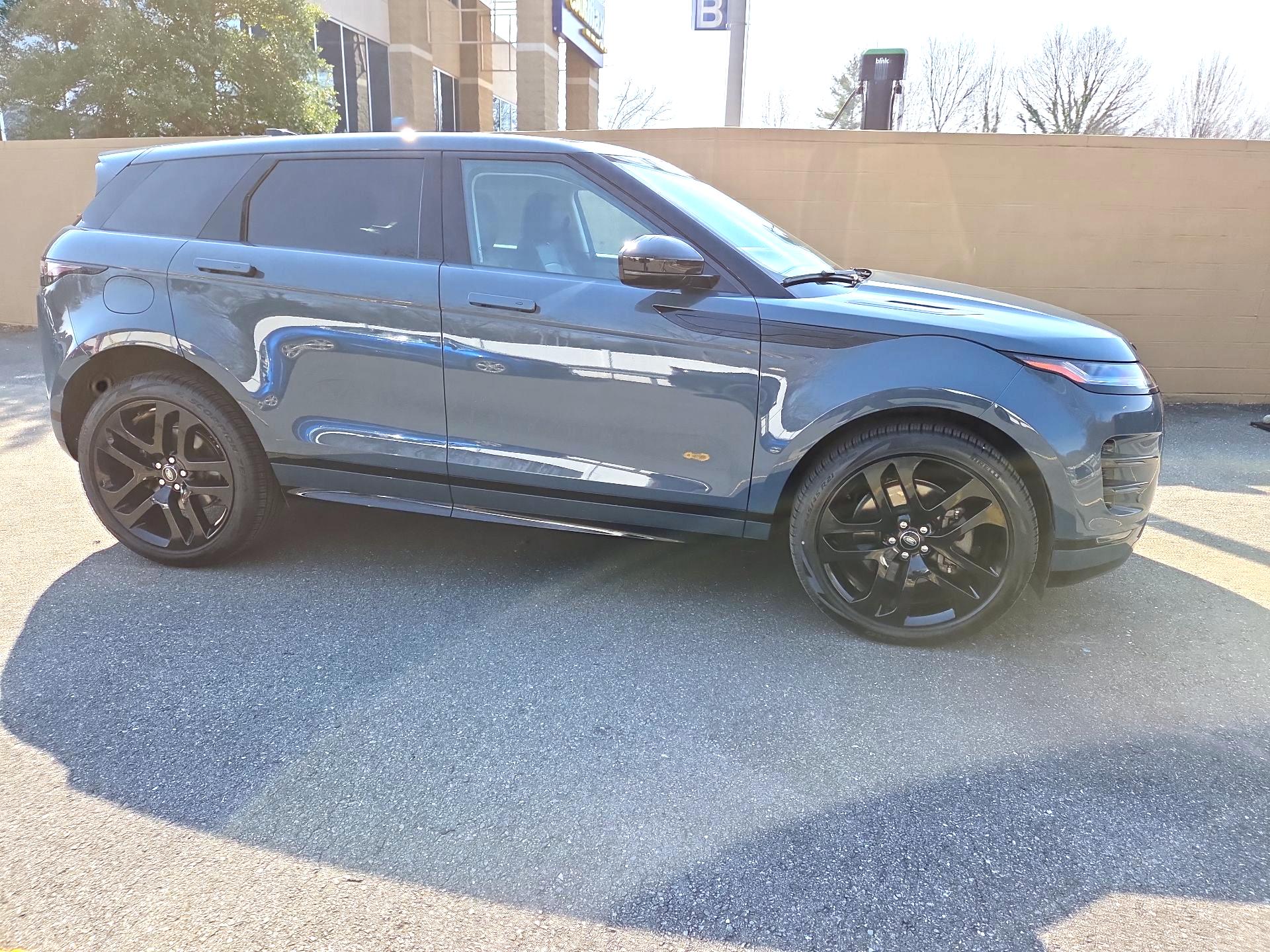 Thumbnail: 2024 Land Rover Range Rover Evoque - 4