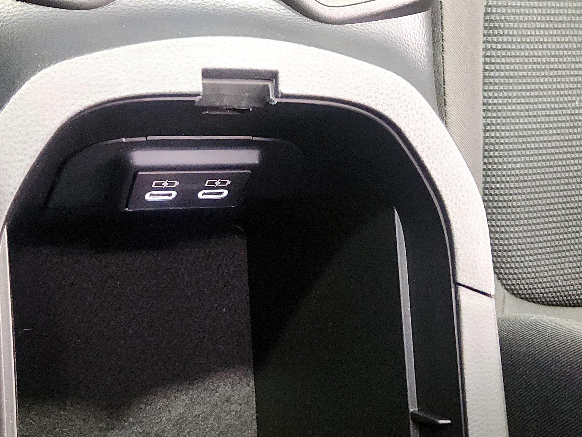 Thumbnail: 2025 Toyota RAV4 - 19