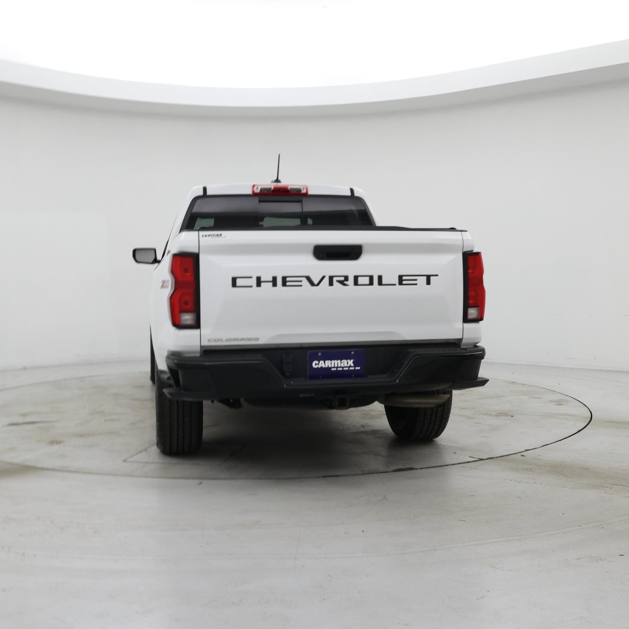 Thumbnail: 2023 Chevrolet Colorado - 6