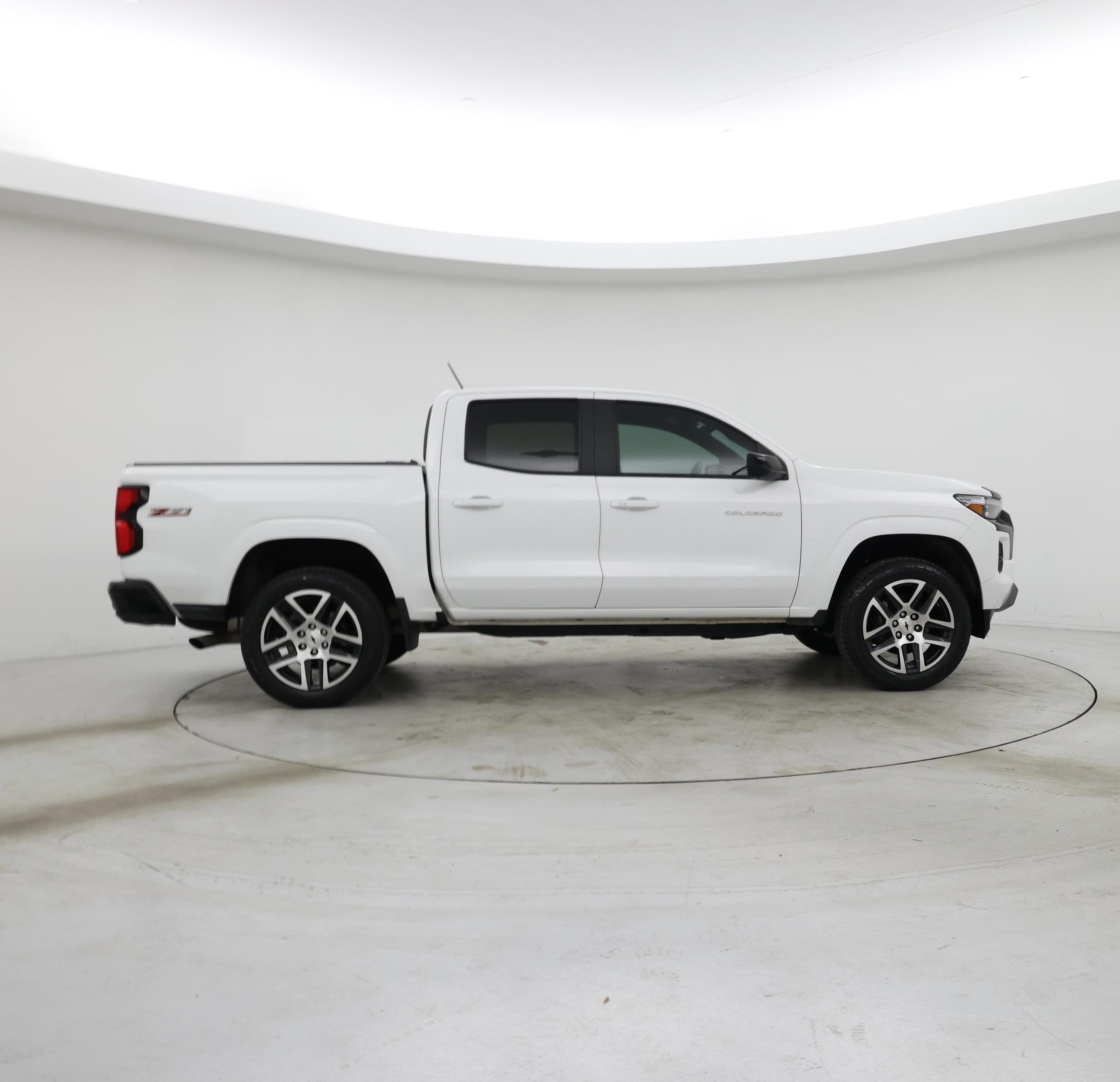 Thumbnail: 2023 Chevrolet Colorado - 7