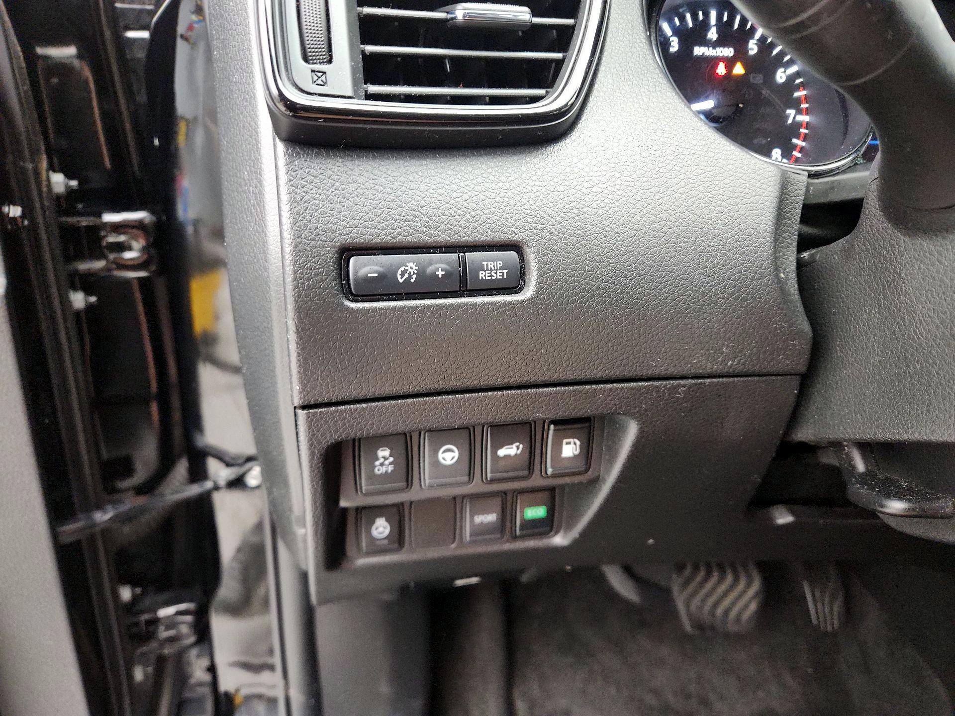 Thumbnail: 2019 Nissan Rogue - 13