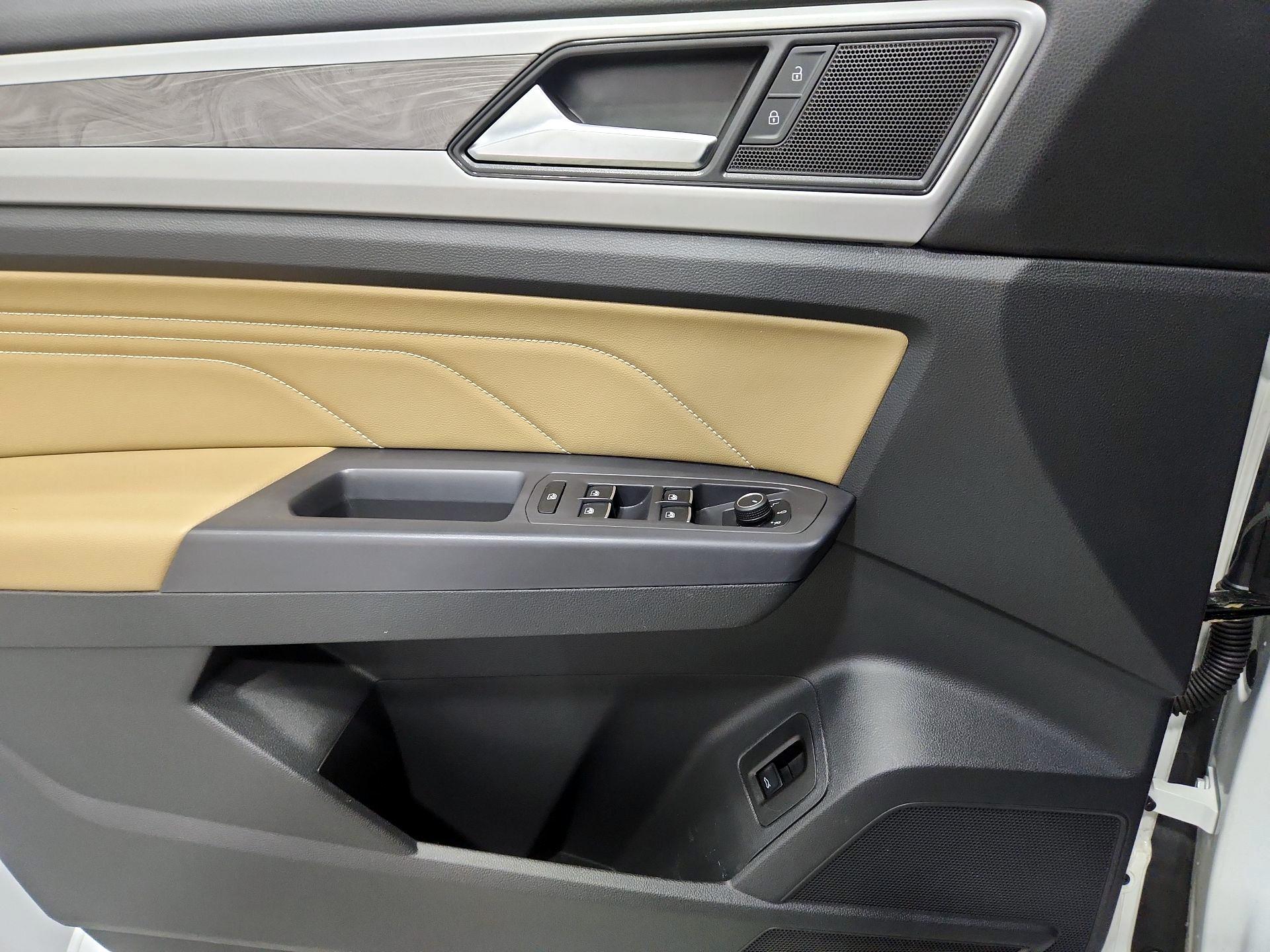 Thumbnail: 2021 Volkswagen Atlas - 12