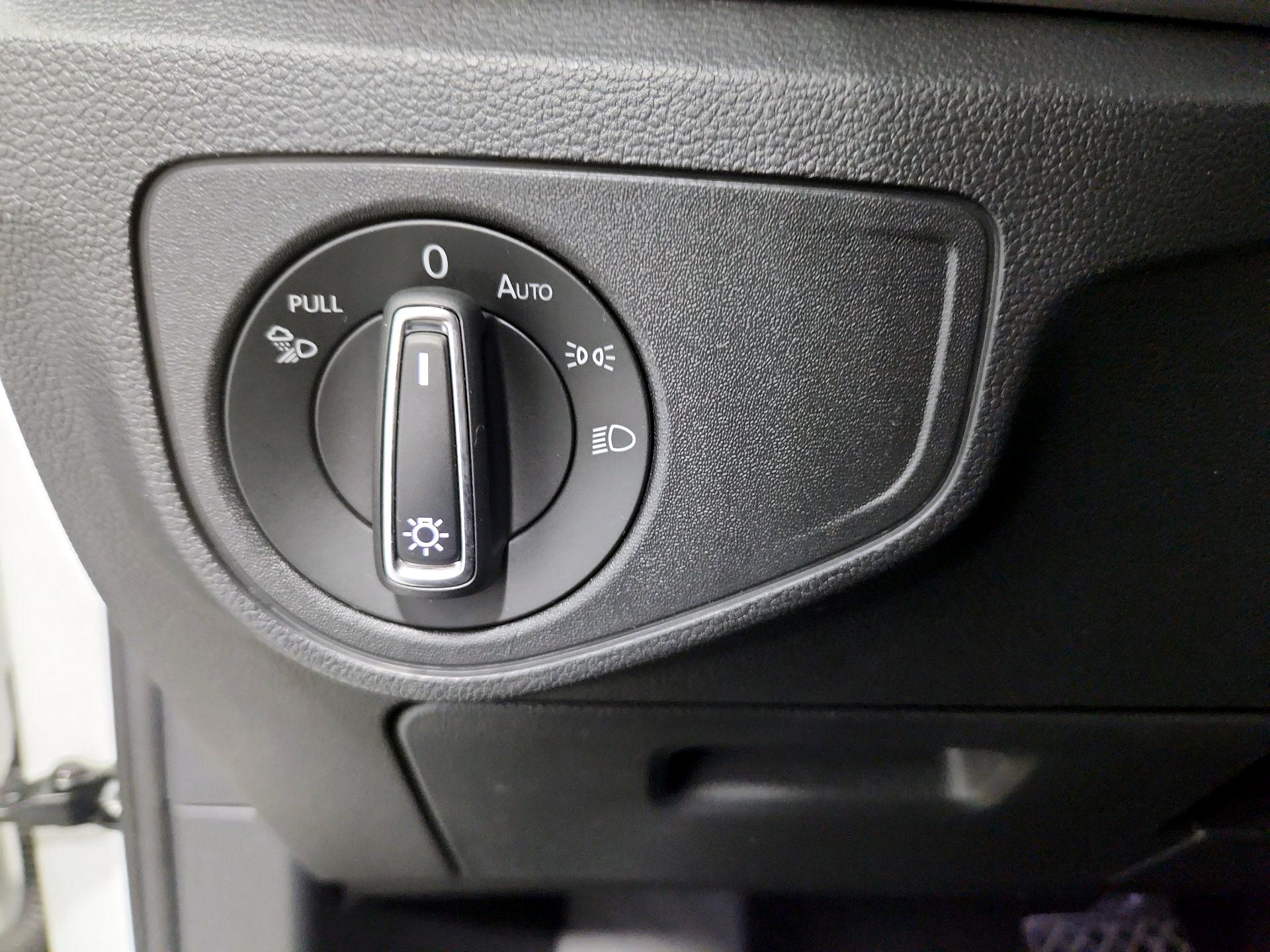 Thumbnail: 2021 Volkswagen Atlas - 13