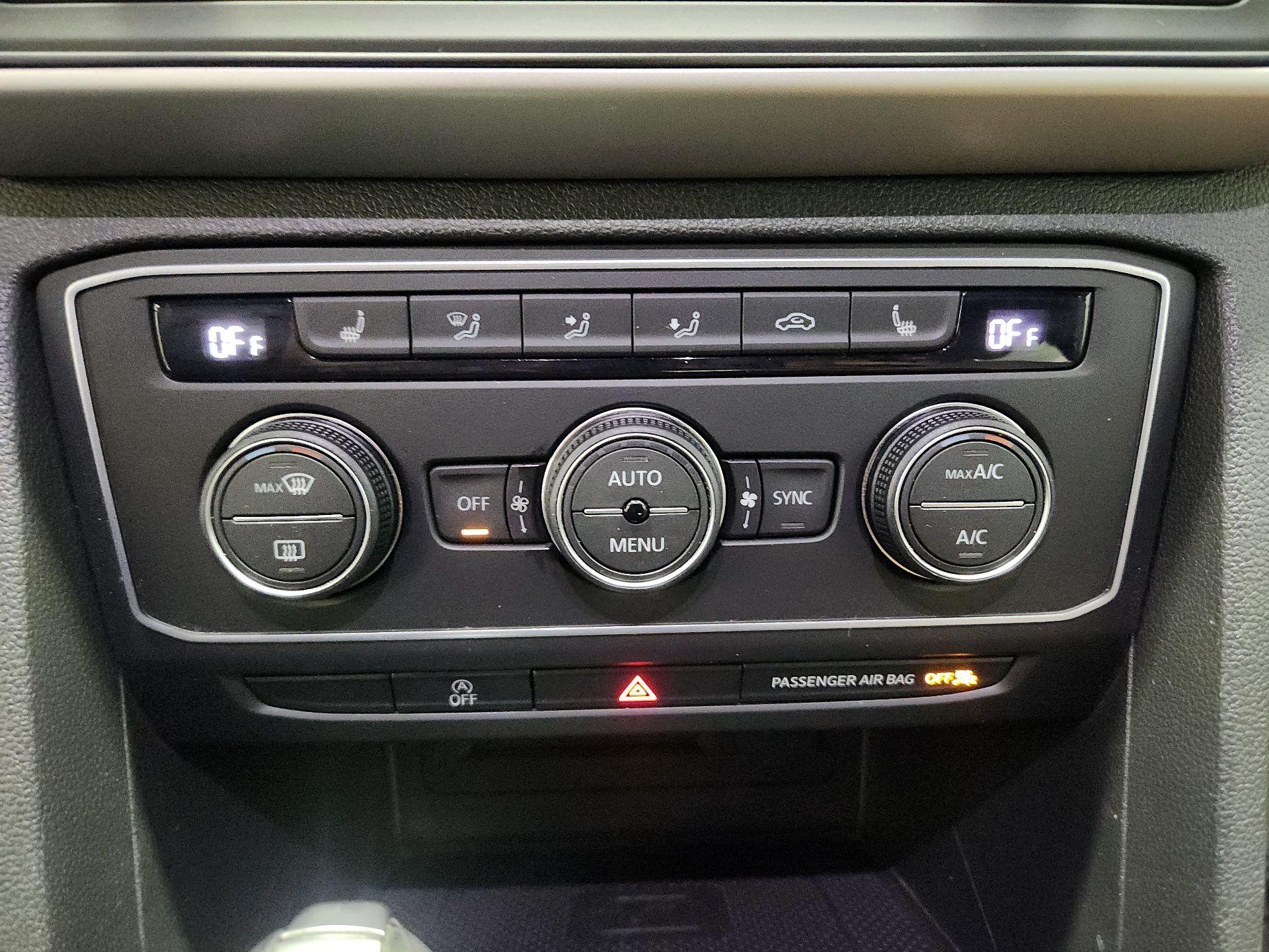 Thumbnail: 2021 Volkswagen Atlas - 16