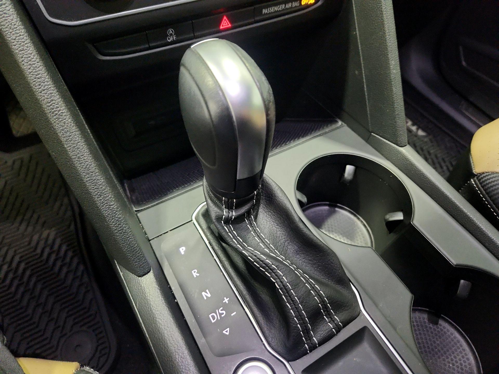 Thumbnail: 2021 Volkswagen Atlas - 17