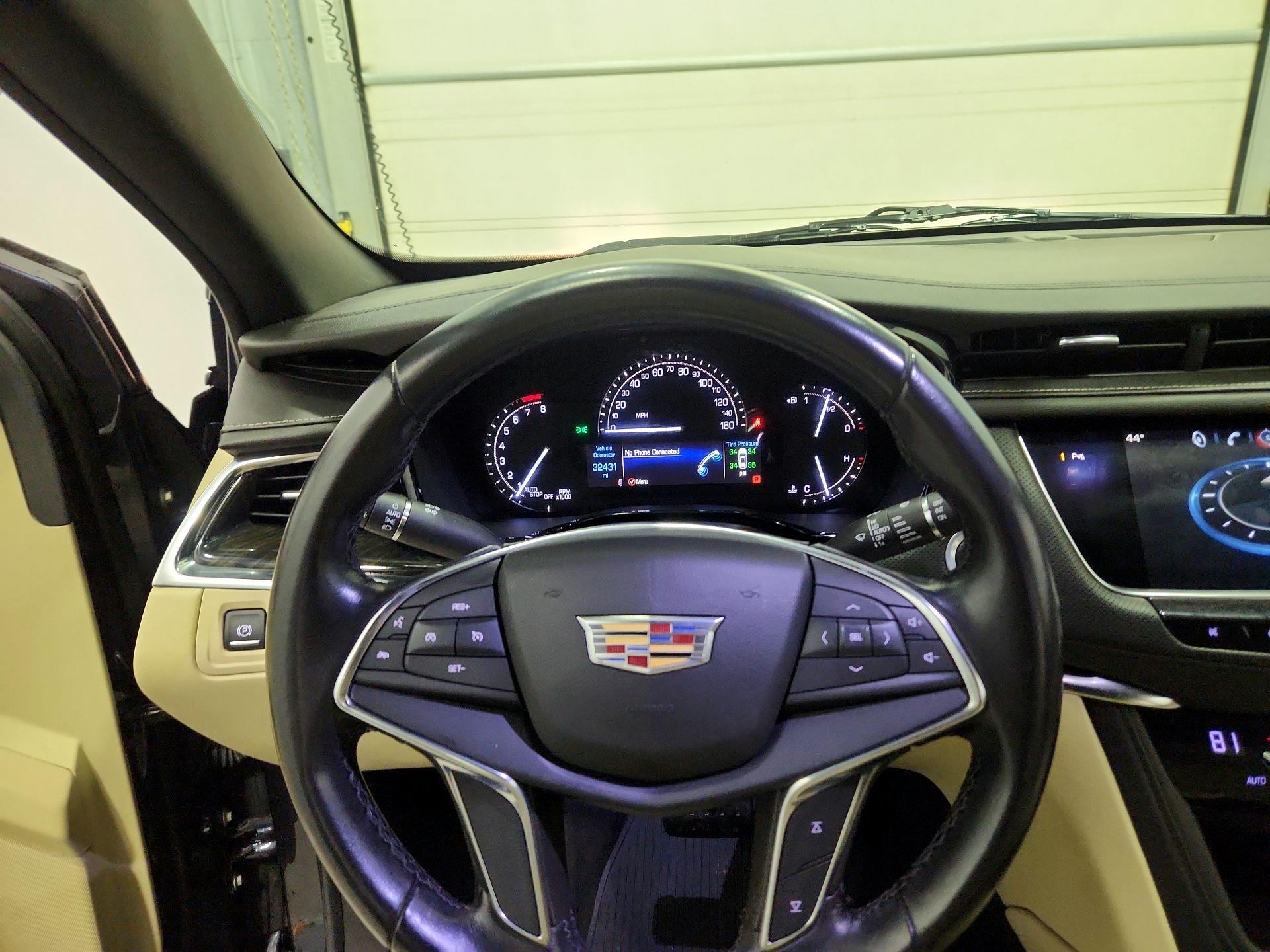 Thumbnail: 2018 Cadillac XT5 - 10