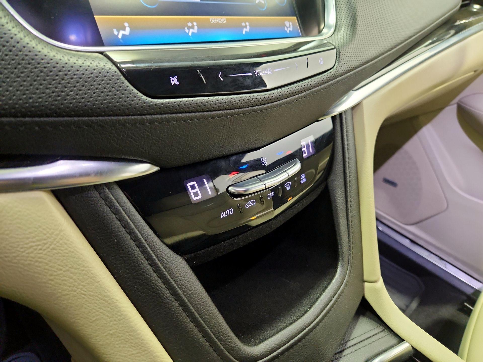 Thumbnail: 2018 Cadillac XT5 - 16