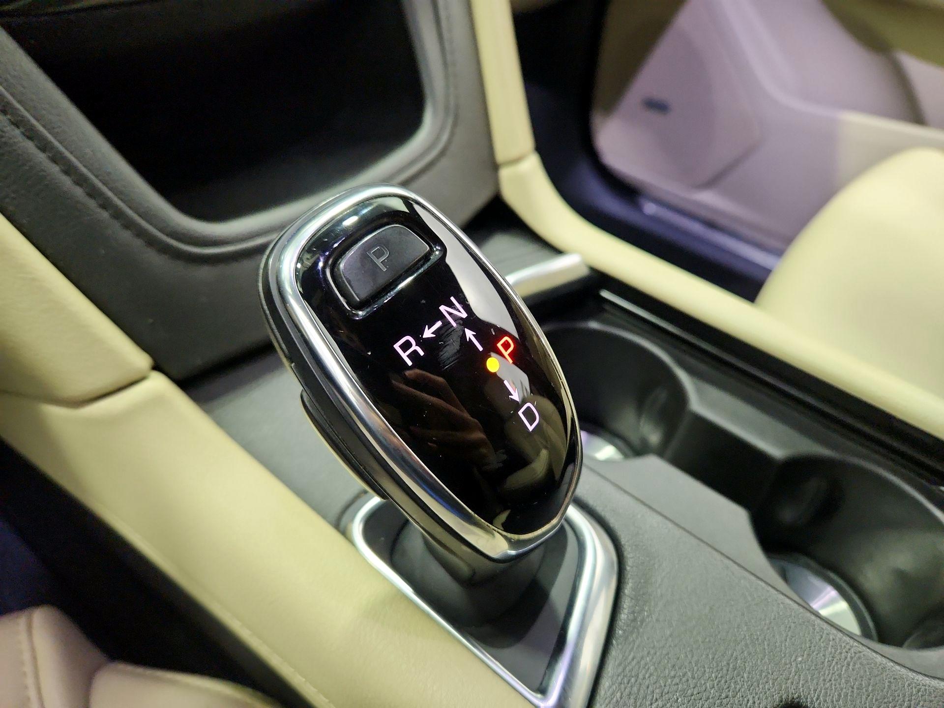 Thumbnail: 2018 Cadillac XT5 - 17