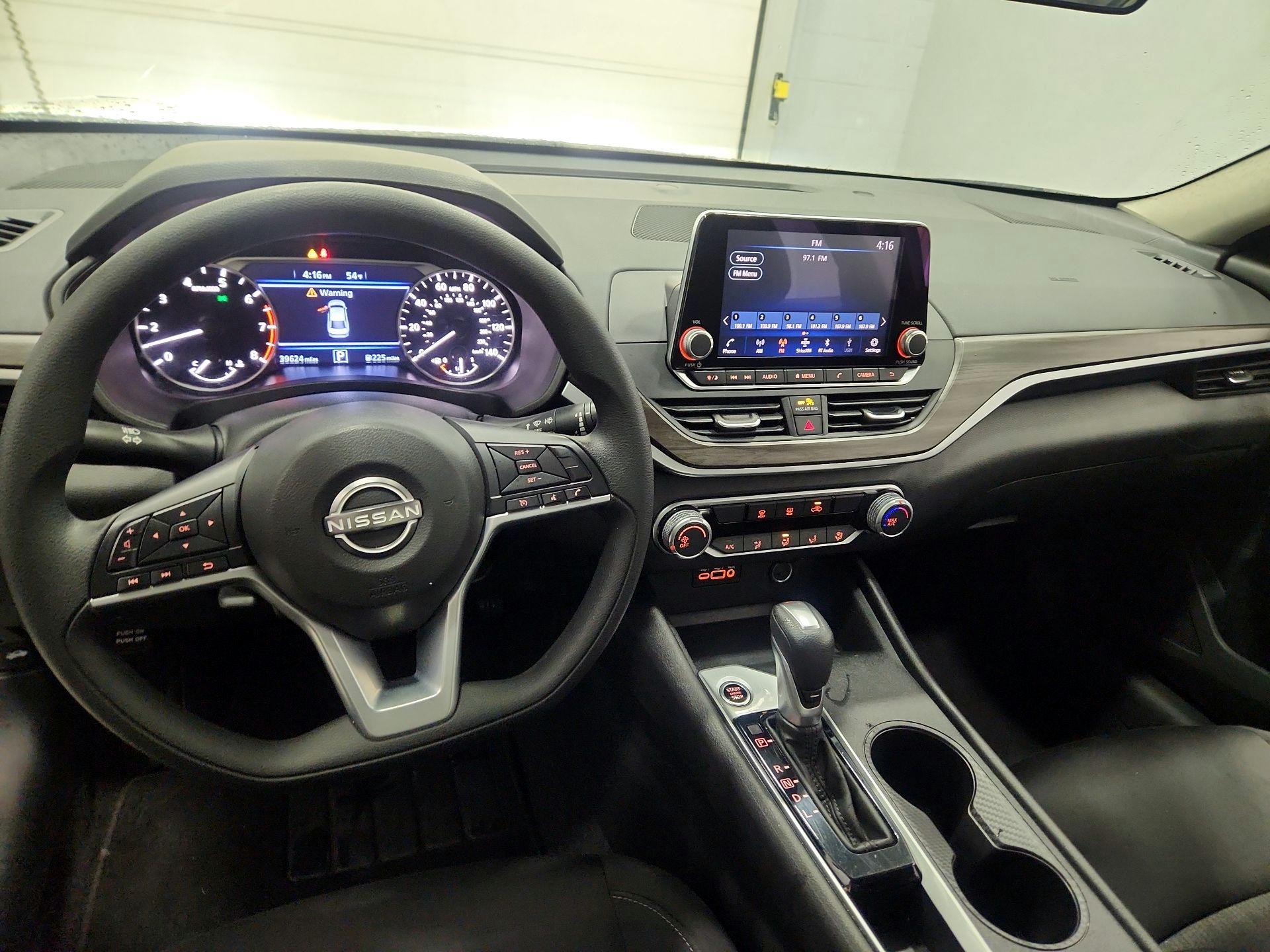 Thumbnail: 2025 Nissan Altima - 9