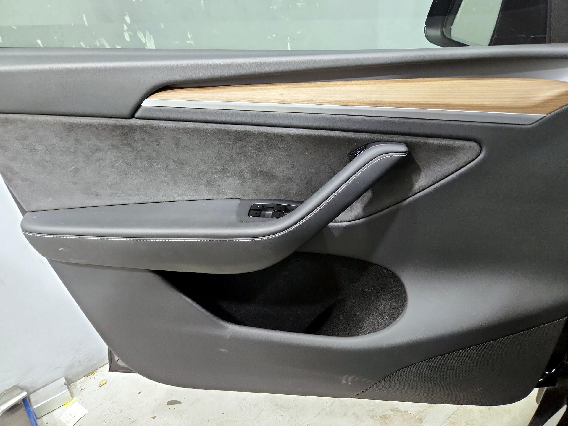 Thumbnail: 2025 Tesla Model Y - 12