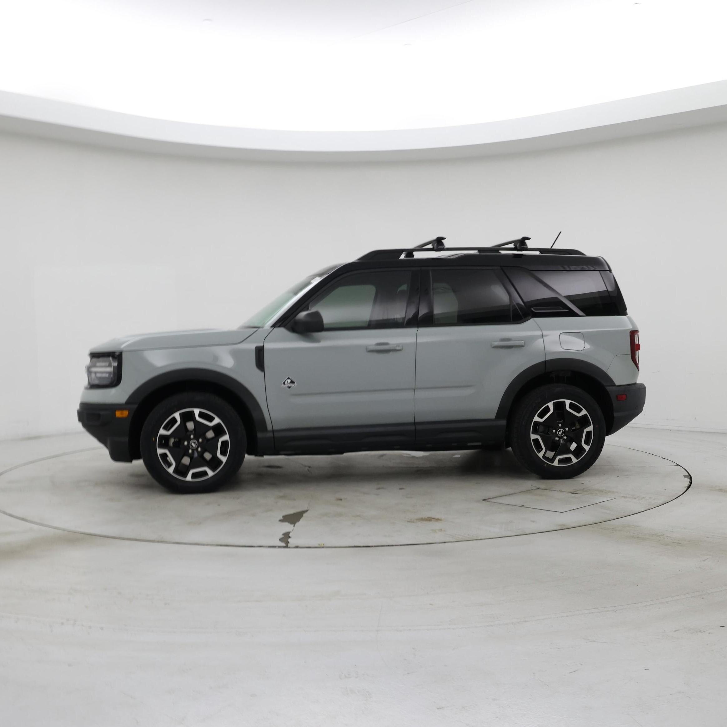 Thumbnail: 2021 Ford Bronco Sport - 3