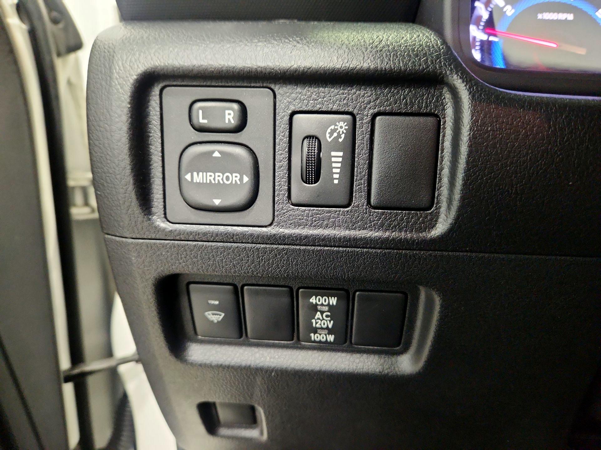 Thumbnail: 2018 Toyota 4Runner - 13