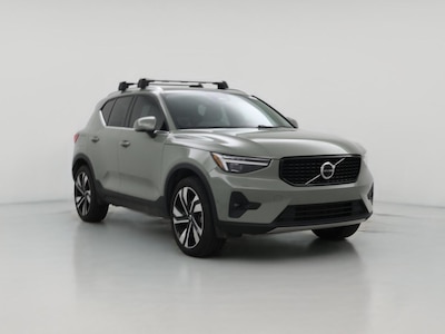 2025 Volvo XC40 B5 Ultra Bright Theme
