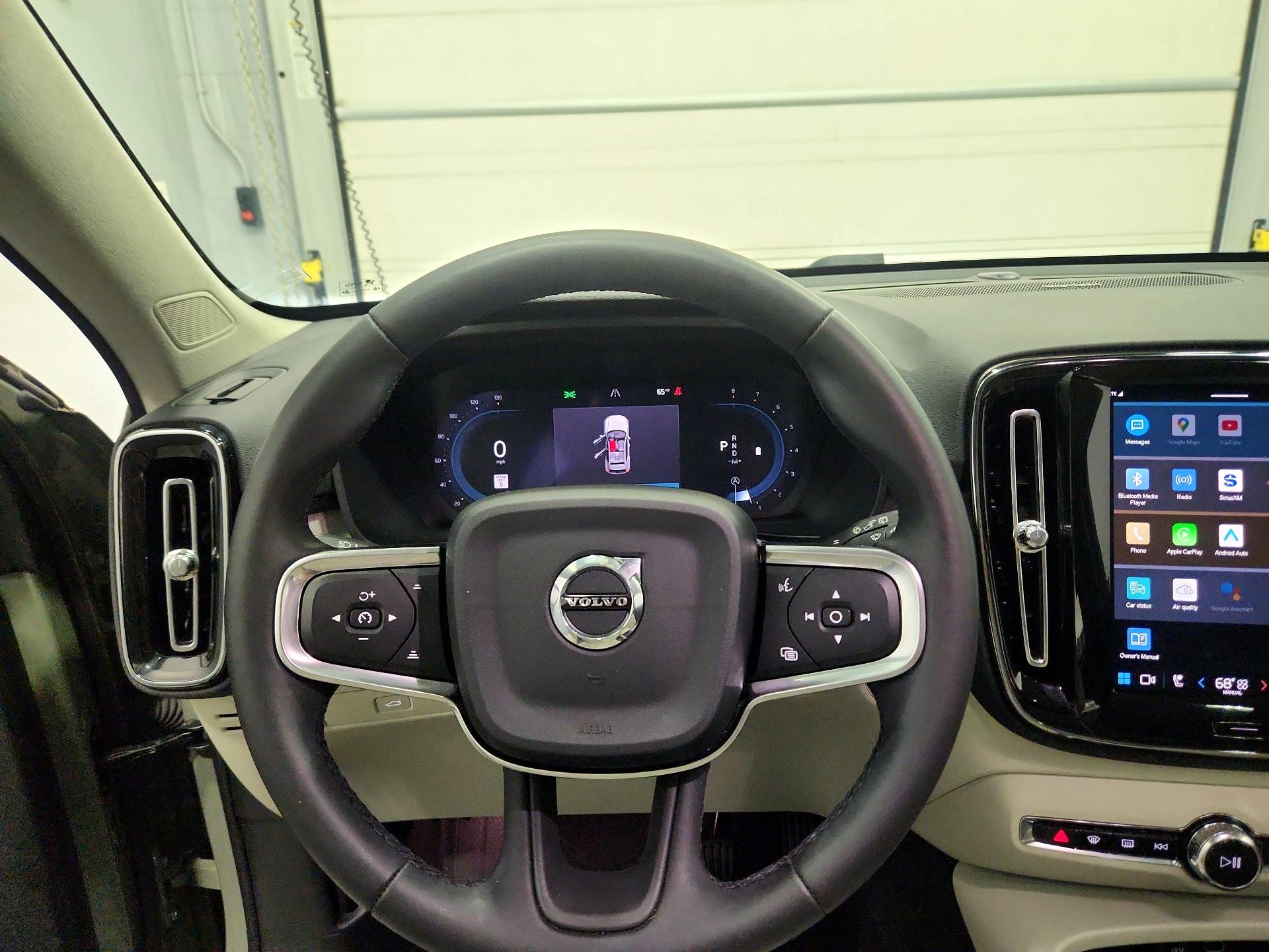 Thumbnail: 2025 Volvo XC40 - 10