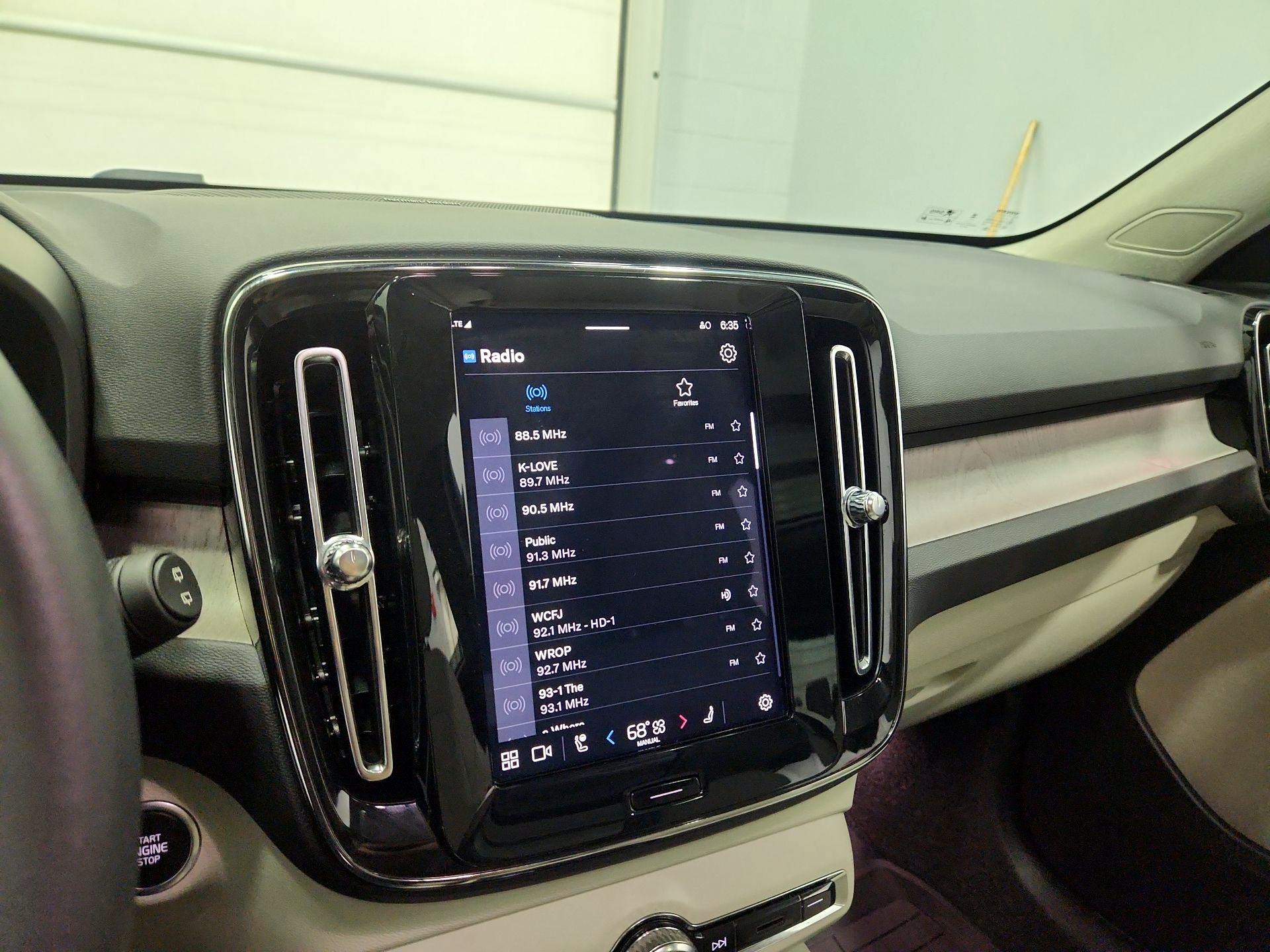 Thumbnail: 2025 Volvo XC40 - 15