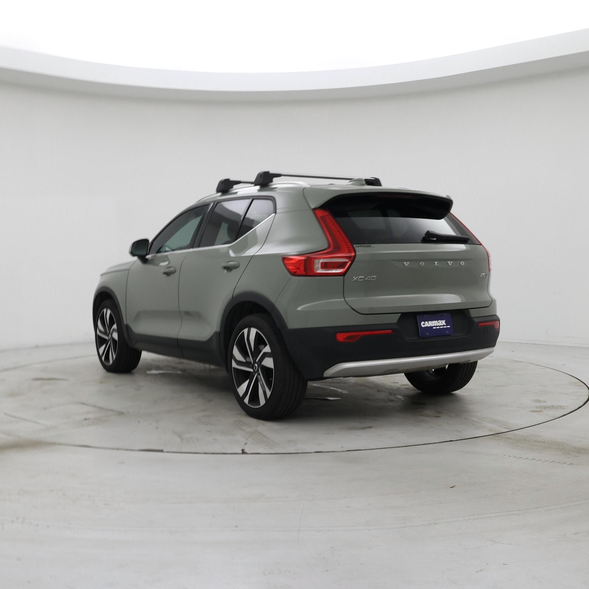 Thumbnail: 2025 Volvo XC40 - 2