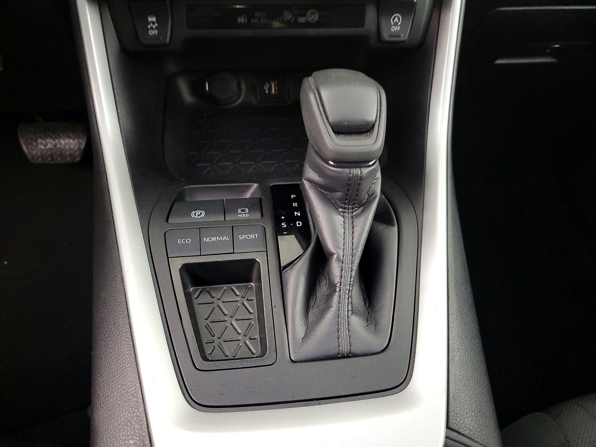 Thumbnail: 2024 Toyota RAV4 - 17