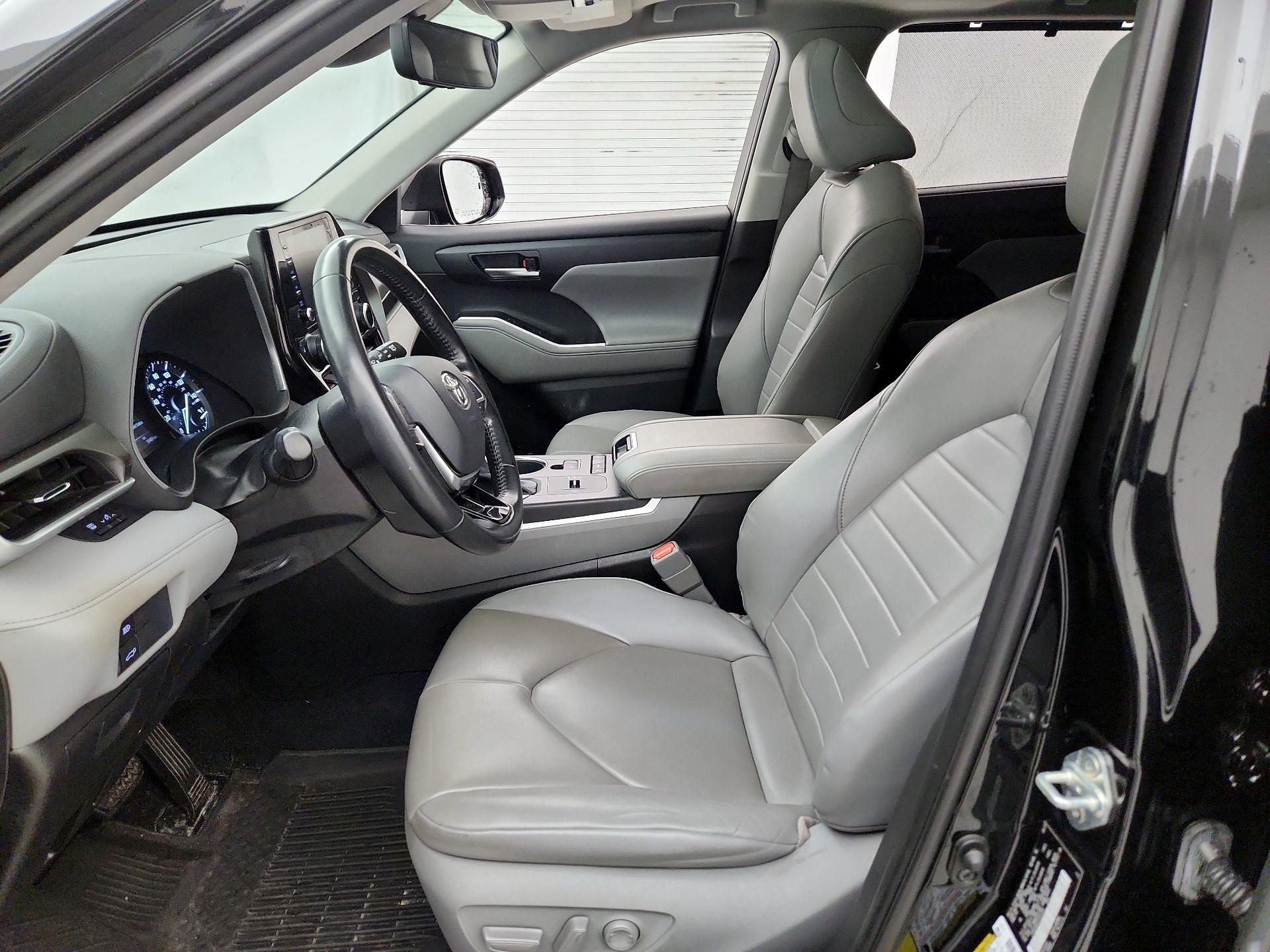 Thumbnail: 2020 Toyota Highlander - 11