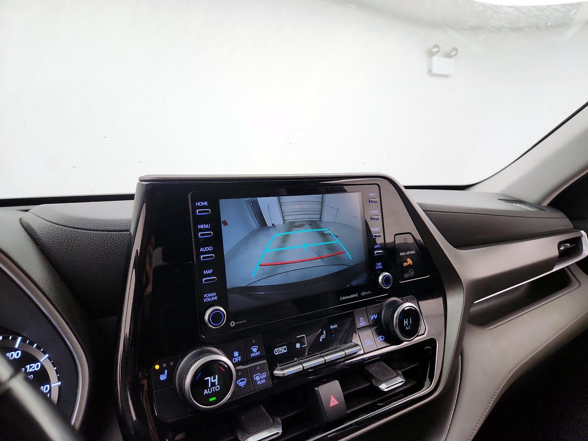 Thumbnail: 2020 Toyota Highlander - 14