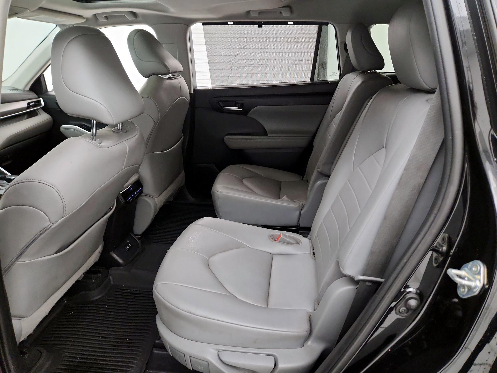 Thumbnail: 2020 Toyota Highlander - 20