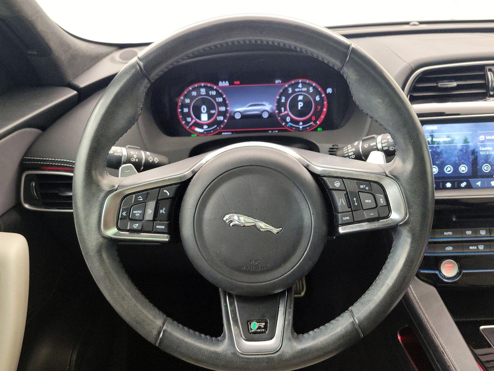 Thumbnail: 2019 Jaguar F-Pace - 10