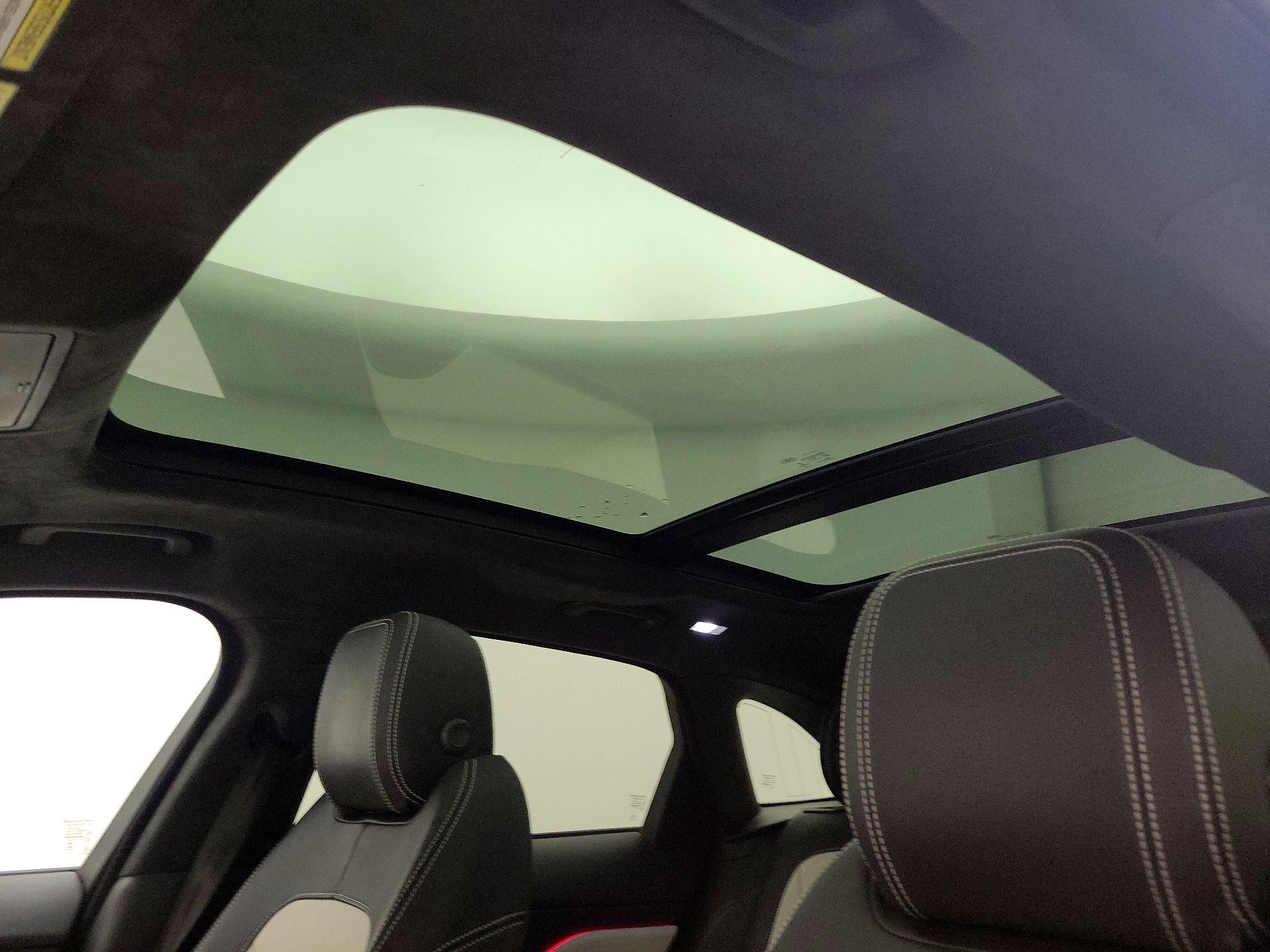 Thumbnail: 2019 Jaguar F-Pace - 18