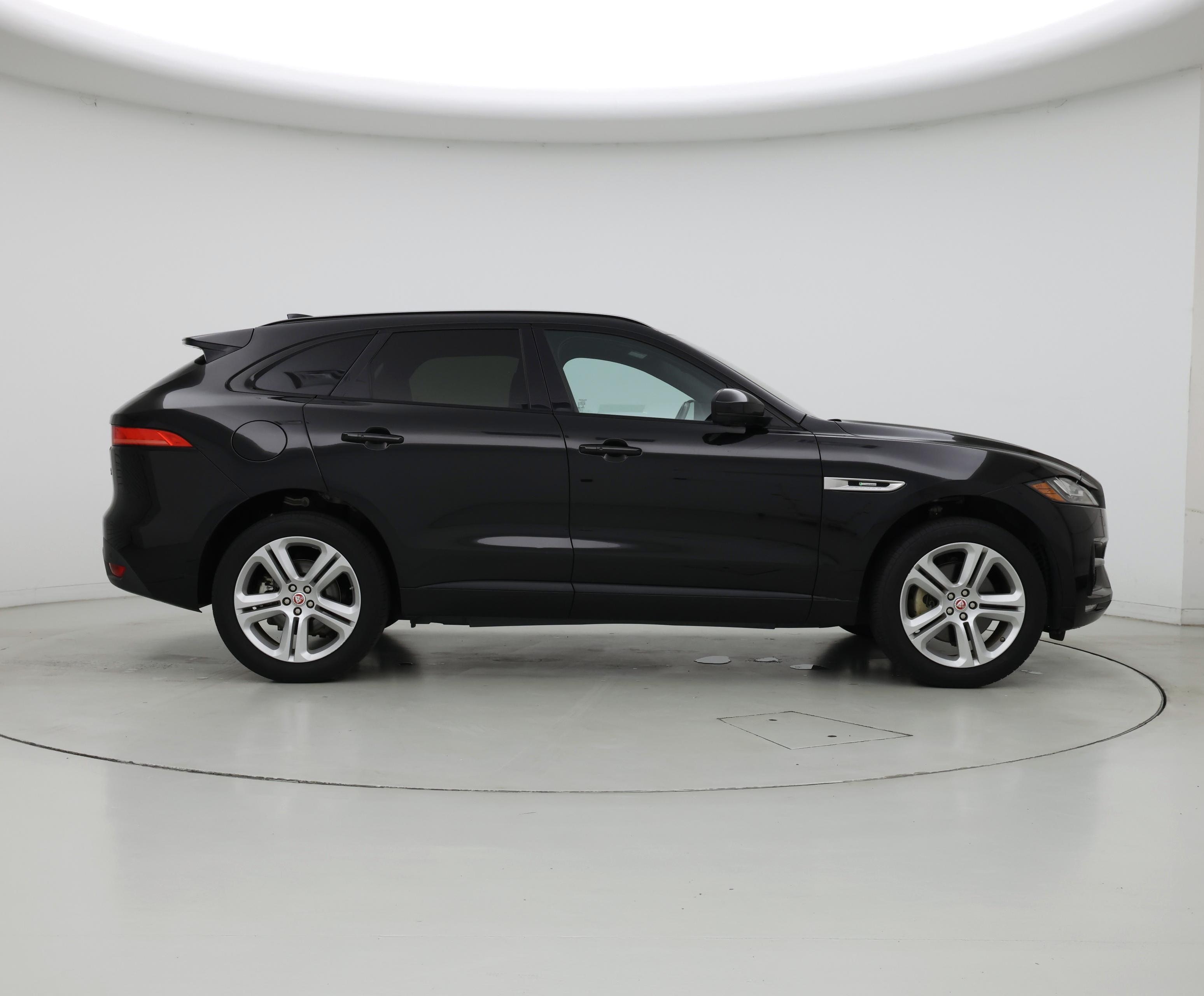 Thumbnail: 2019 Jaguar F-Pace - 7