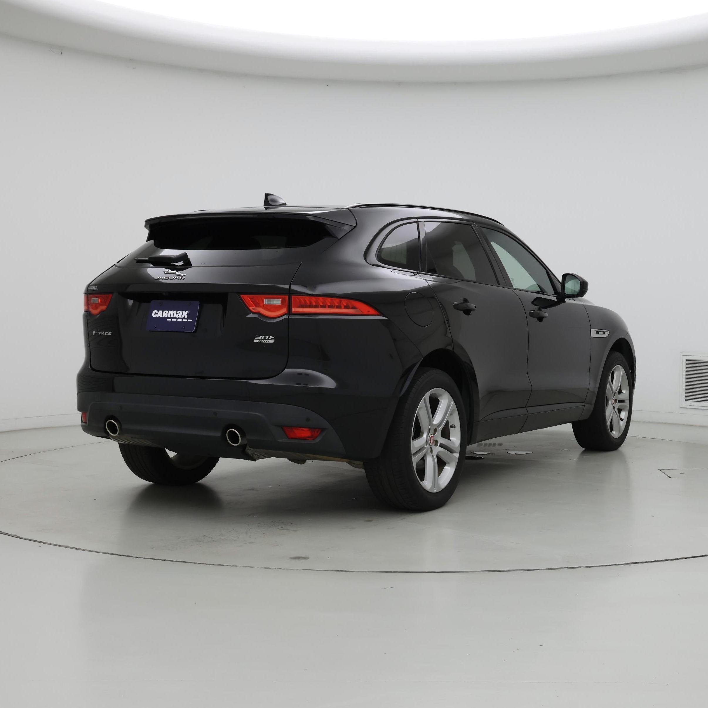 Thumbnail: 2019 Jaguar F-Pace - 8