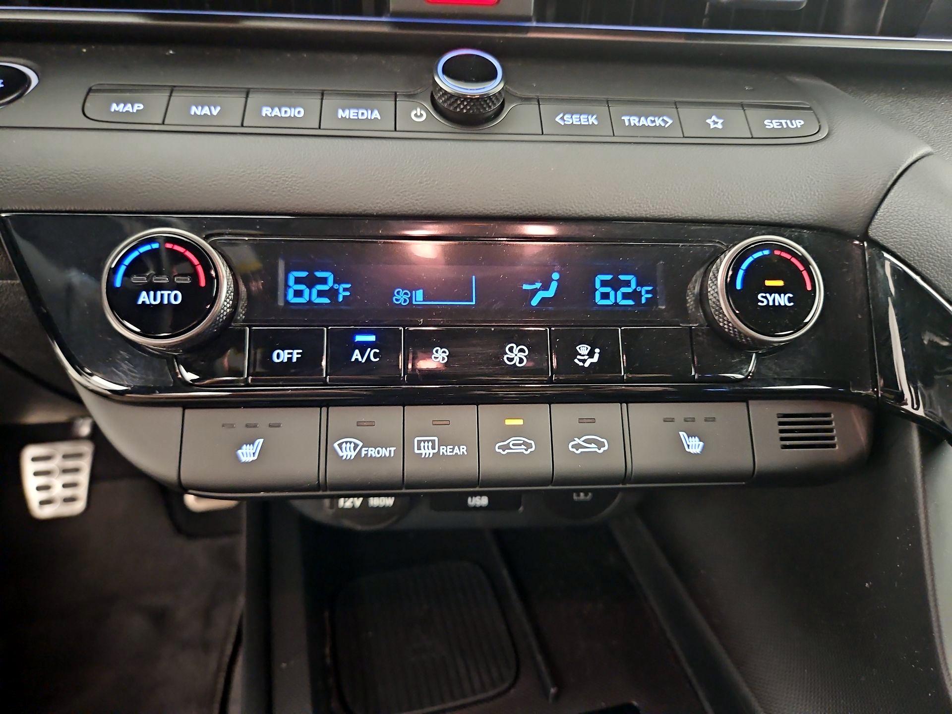 Thumbnail: 2025 Hyundai Elantra - 17