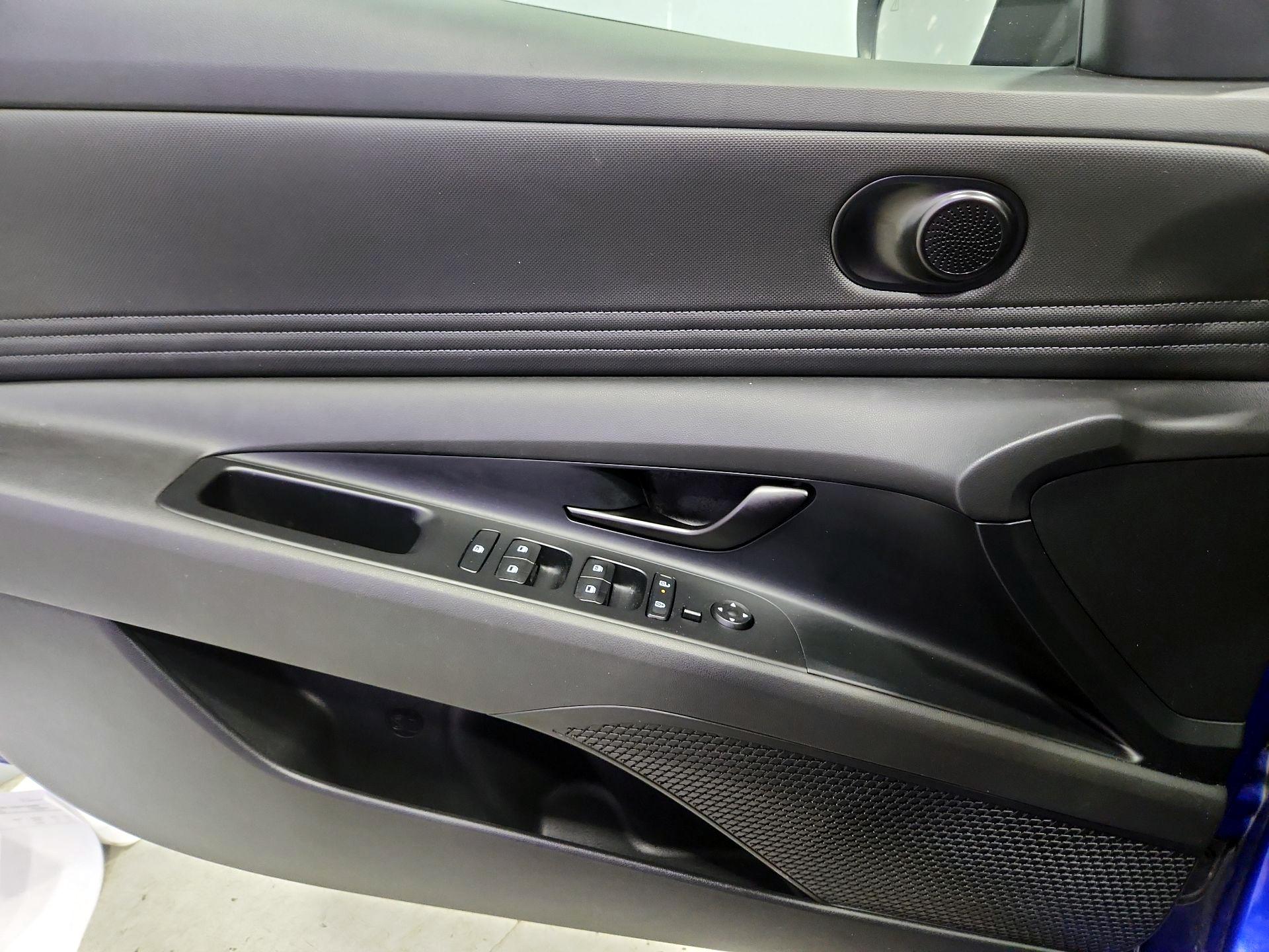 Thumbnail: 2025 Hyundai Elantra - 12