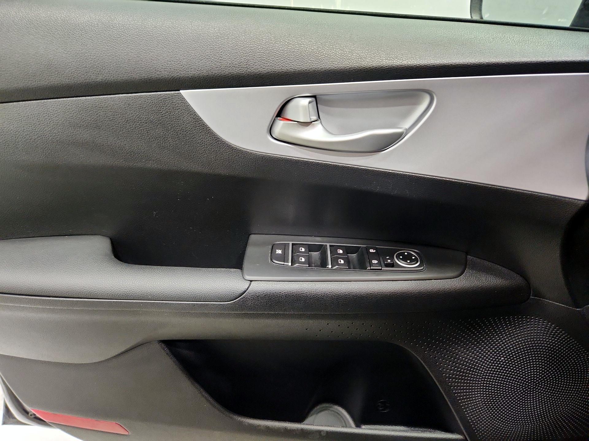 Thumbnail: 2024 Kia Forte - 12