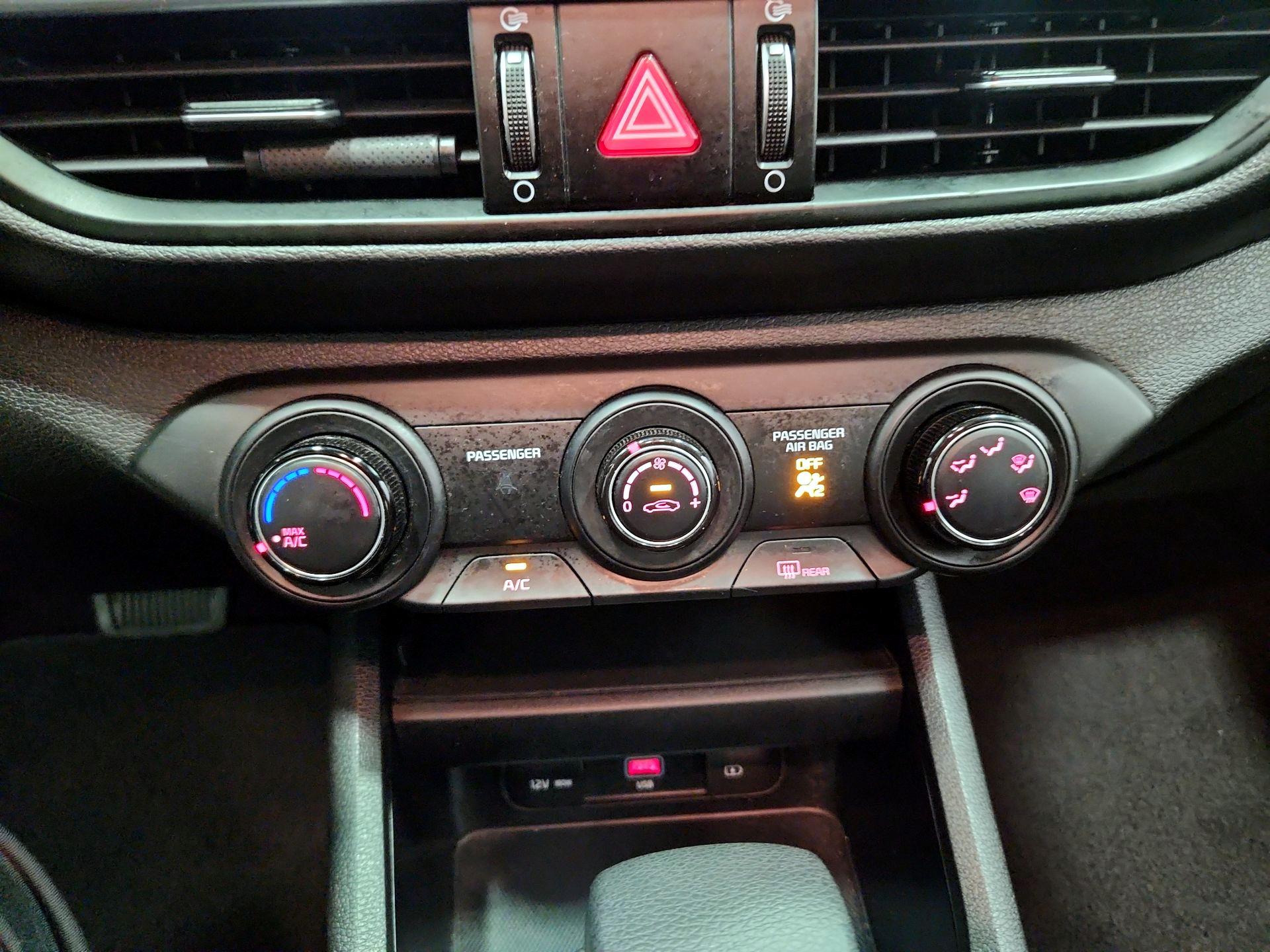 Thumbnail: 2024 Kia Forte - 16