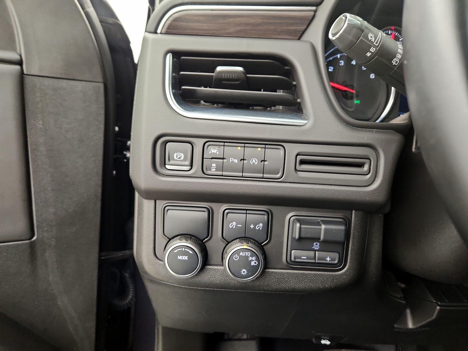 Thumbnail: 2024 Chevrolet Suburban - 11