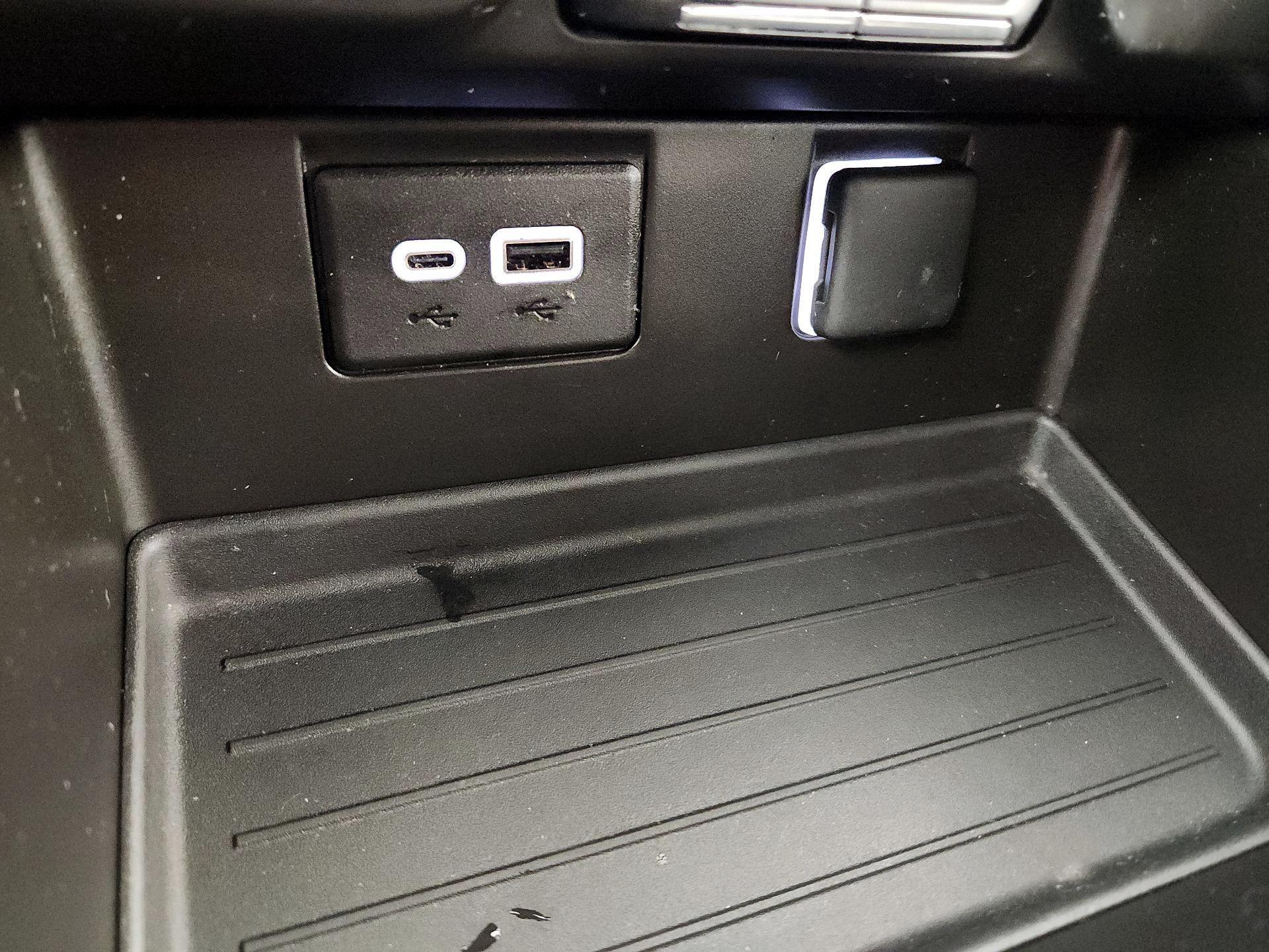 Thumbnail: 2024 Chevrolet Suburban - 16