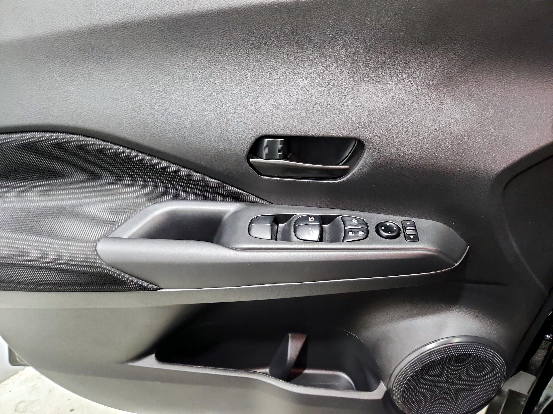 Thumbnail: 2025 Nissan Kicks - 12