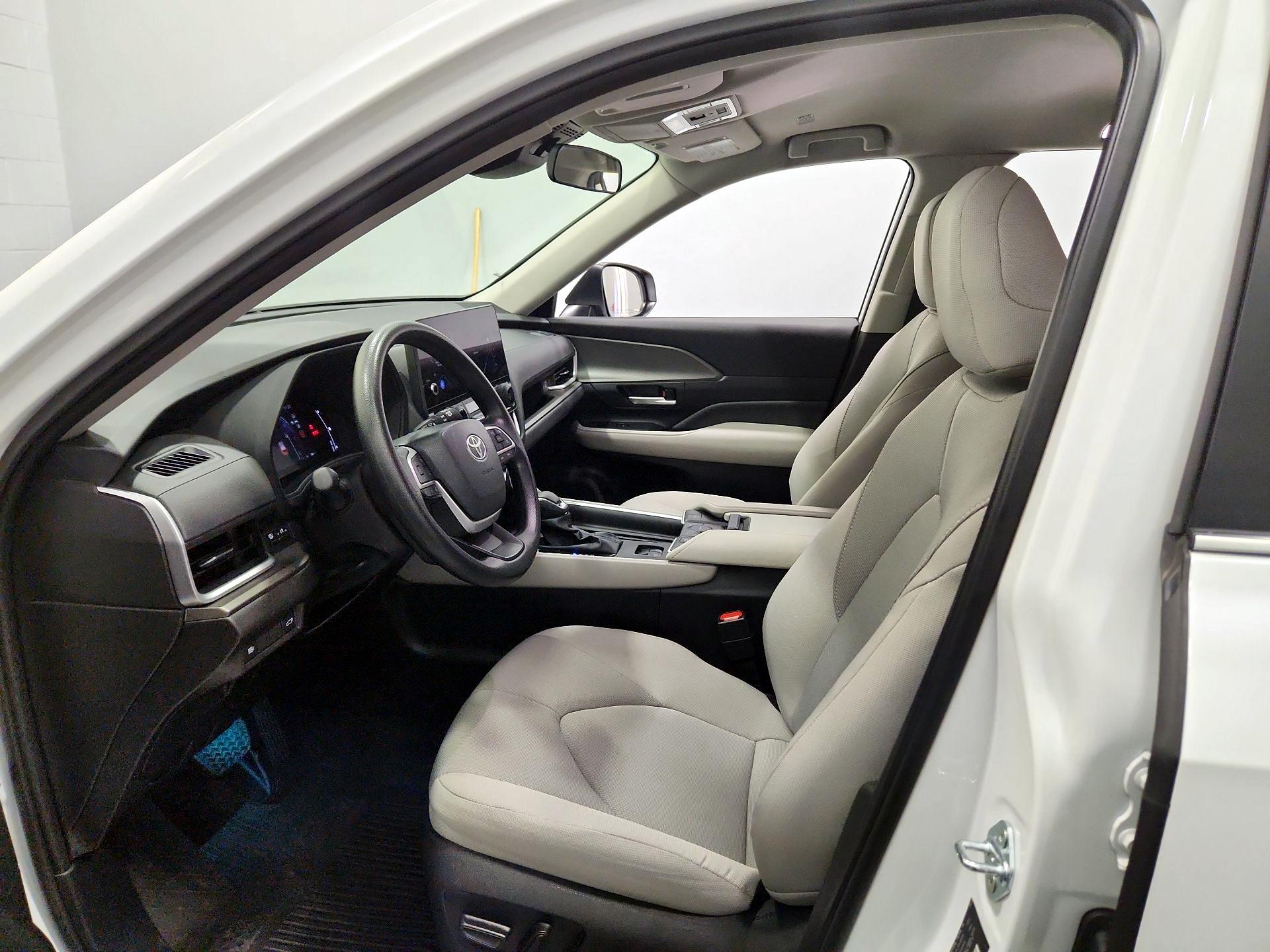 Thumbnail: 2025 Toyota Grand Highlander - 11