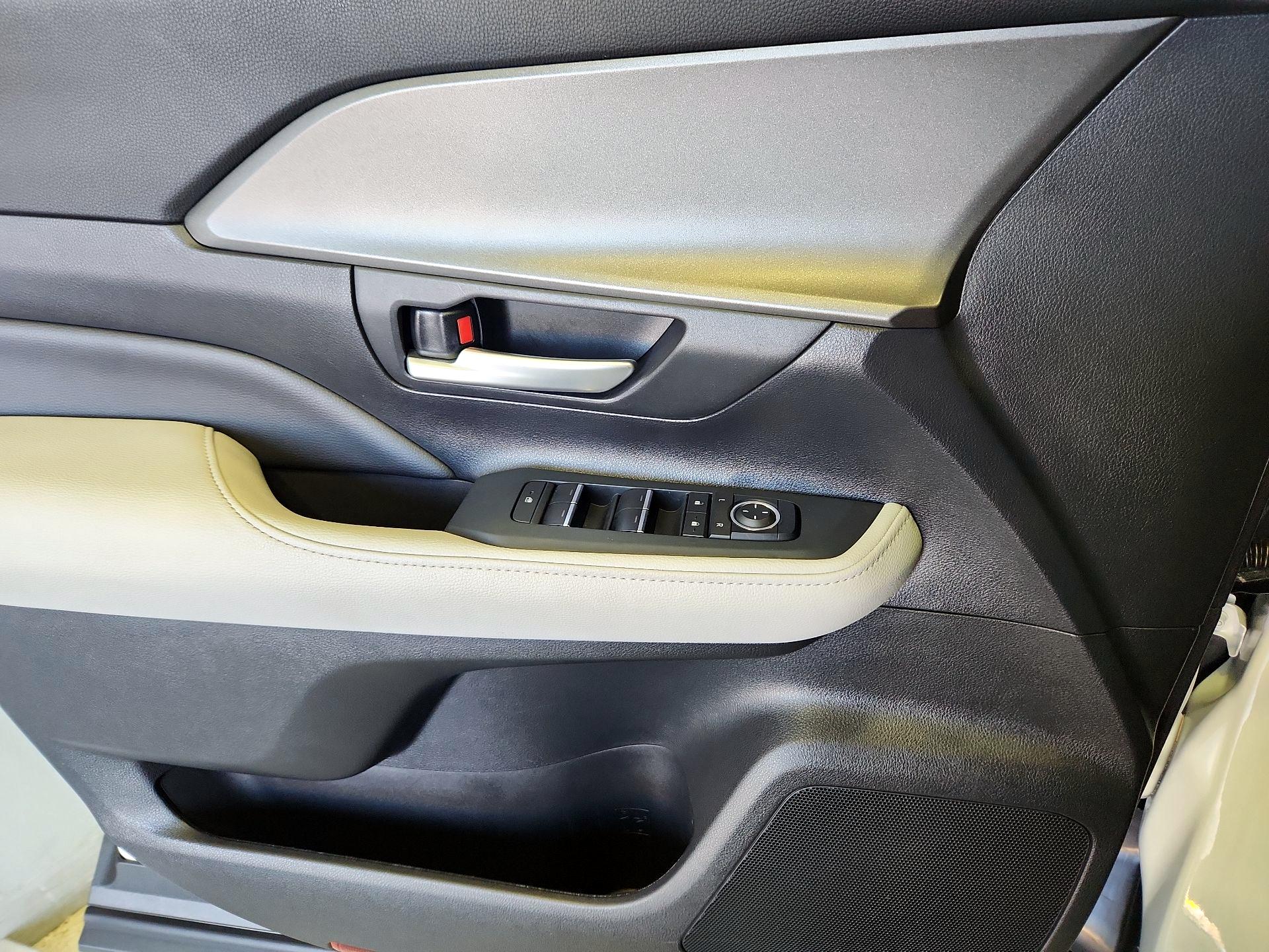 Thumbnail: 2025 Toyota Grand Highlander - 12