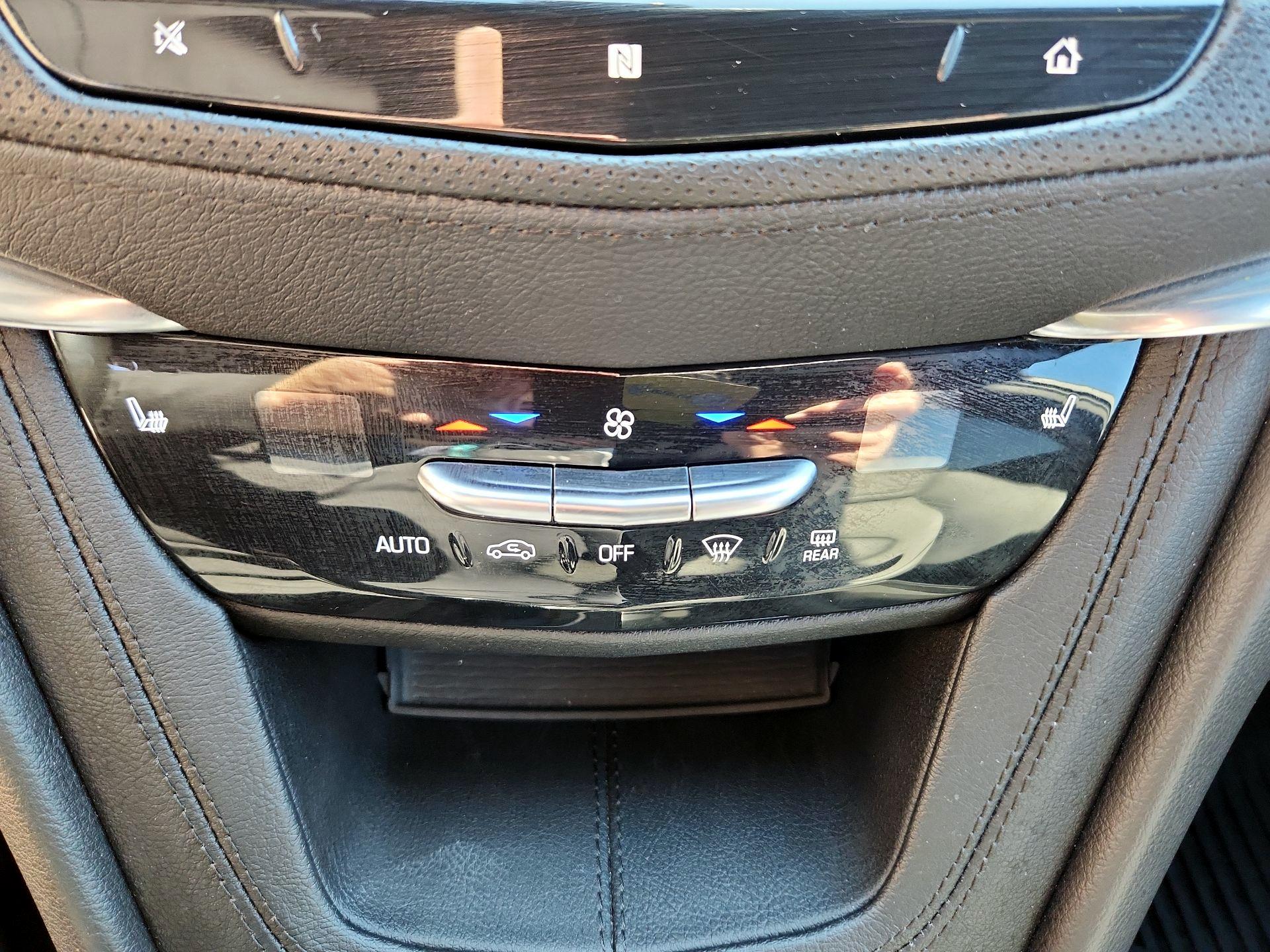 Thumbnail: 2021 Cadillac XT5 - 17