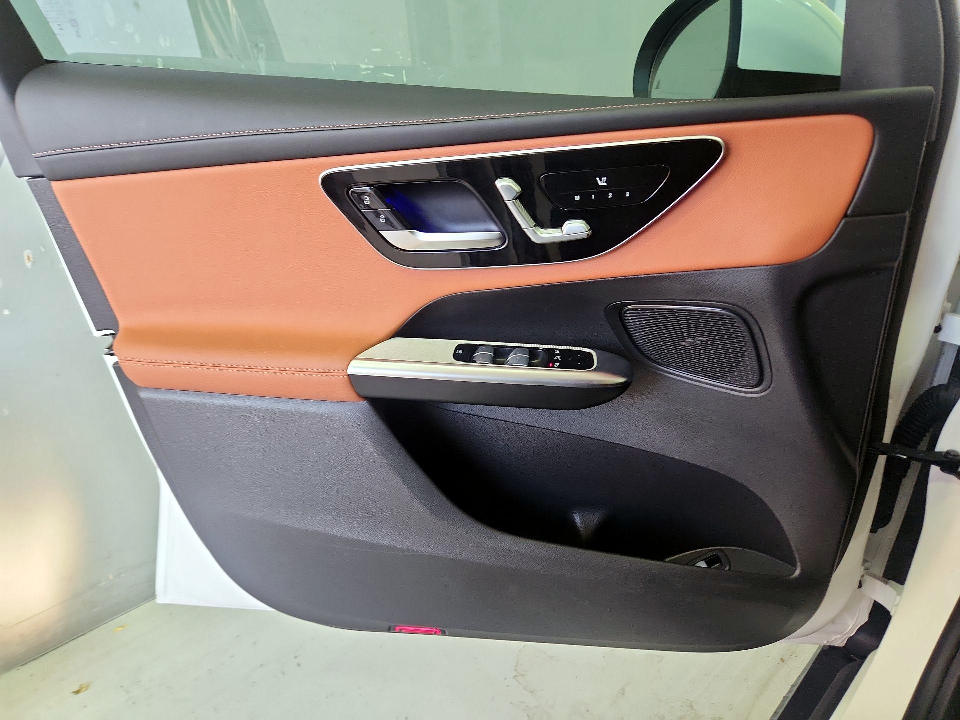 Thumbnail: 2025 Mercedes-Benz GLC - 12