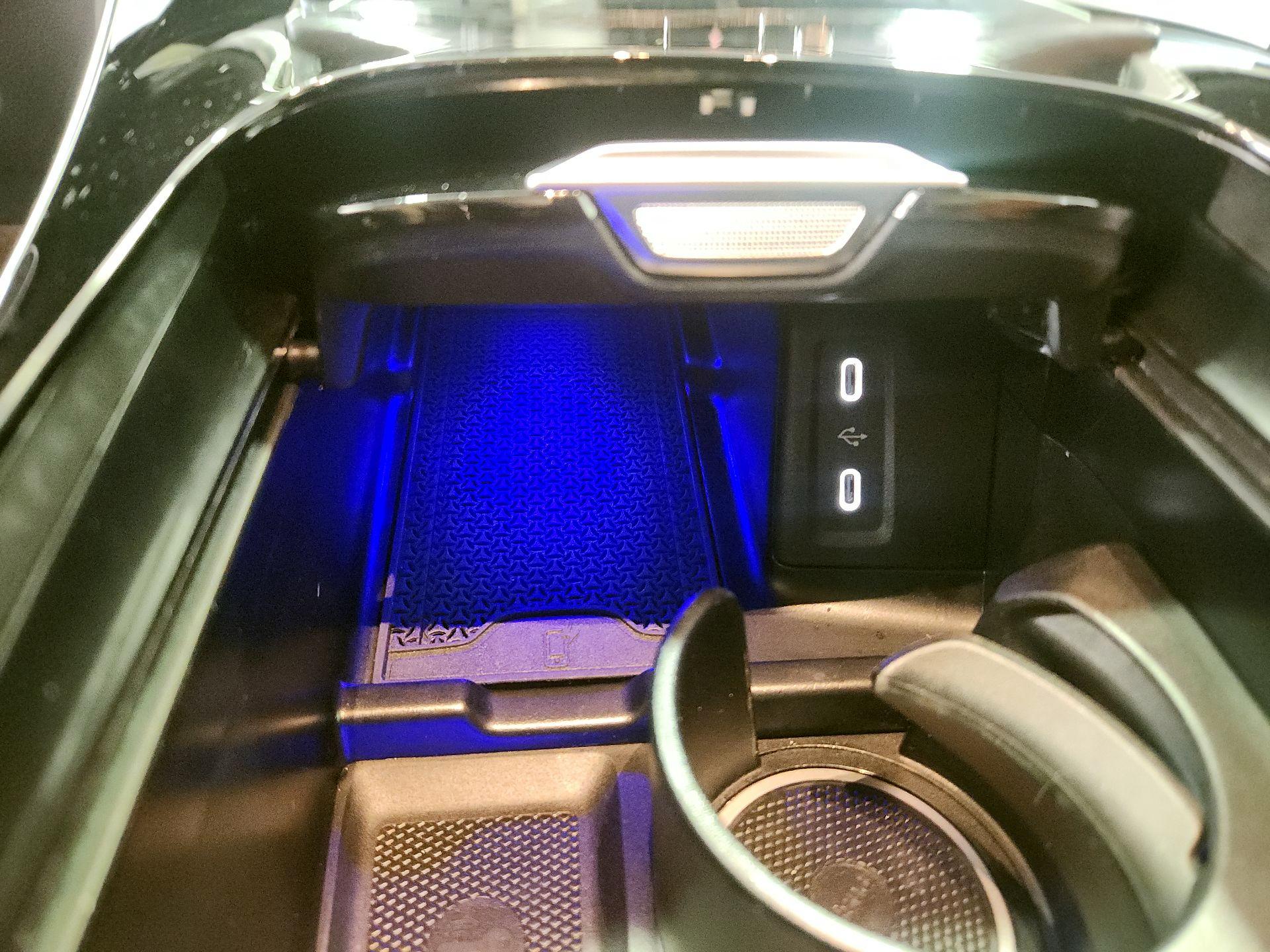 Thumbnail: 2025 Mercedes-Benz GLC - 17