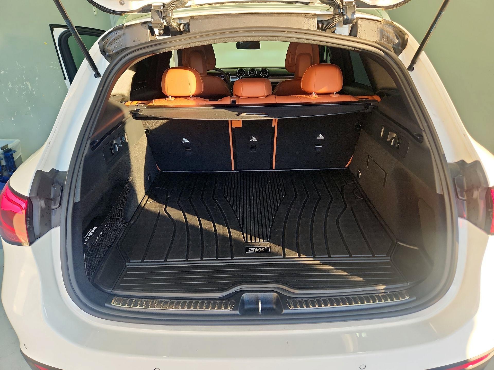 Thumbnail: 2025 Mercedes-Benz GLC - 19