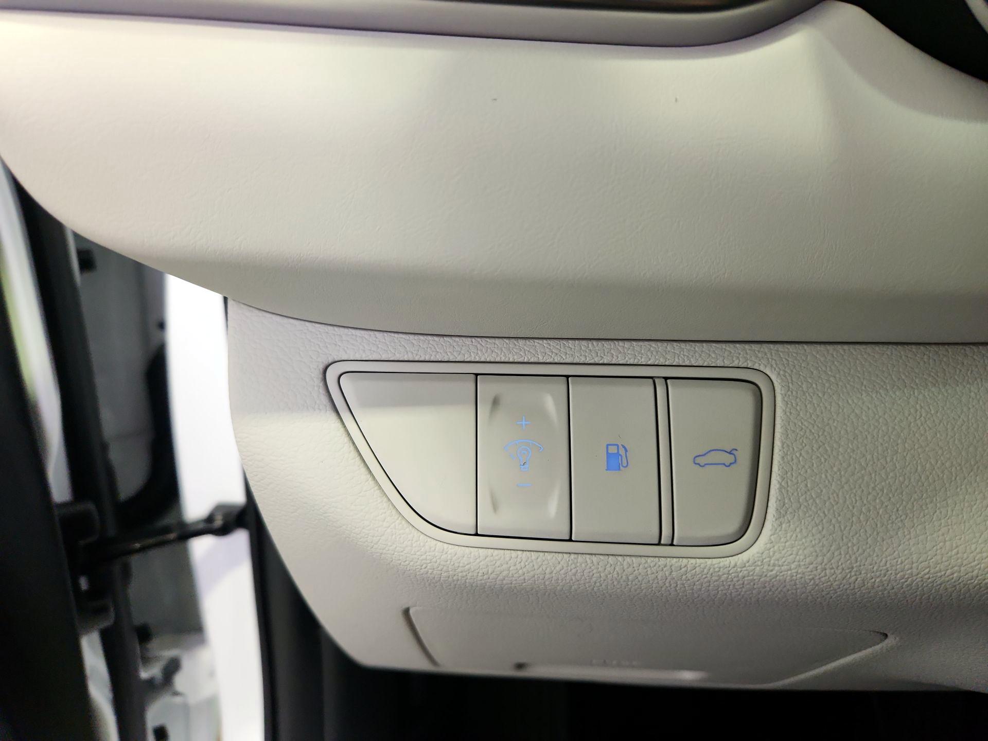 Thumbnail: 2025 Genesis G70 - 13