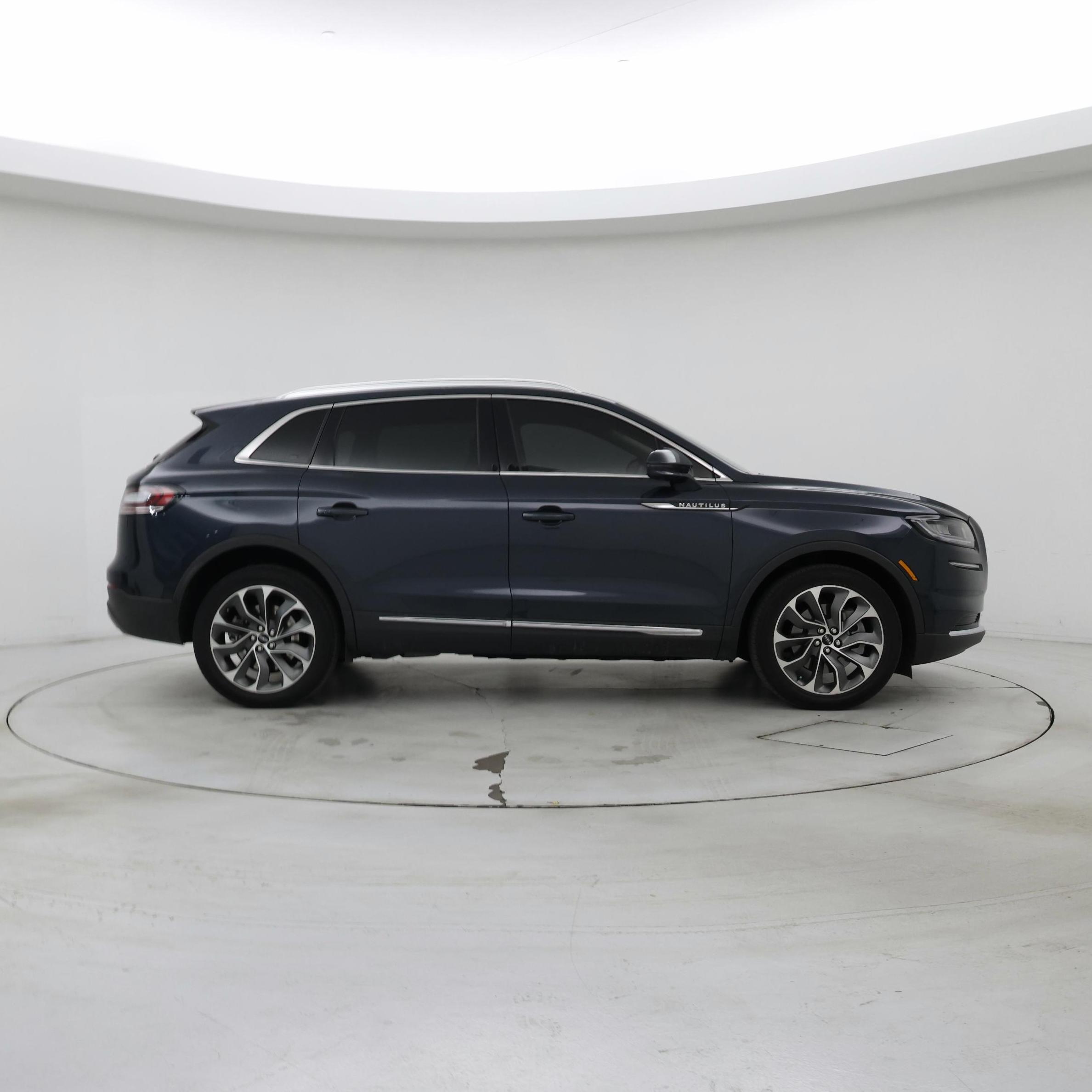 Thumbnail: 2023 Lincoln Nautilus - 7