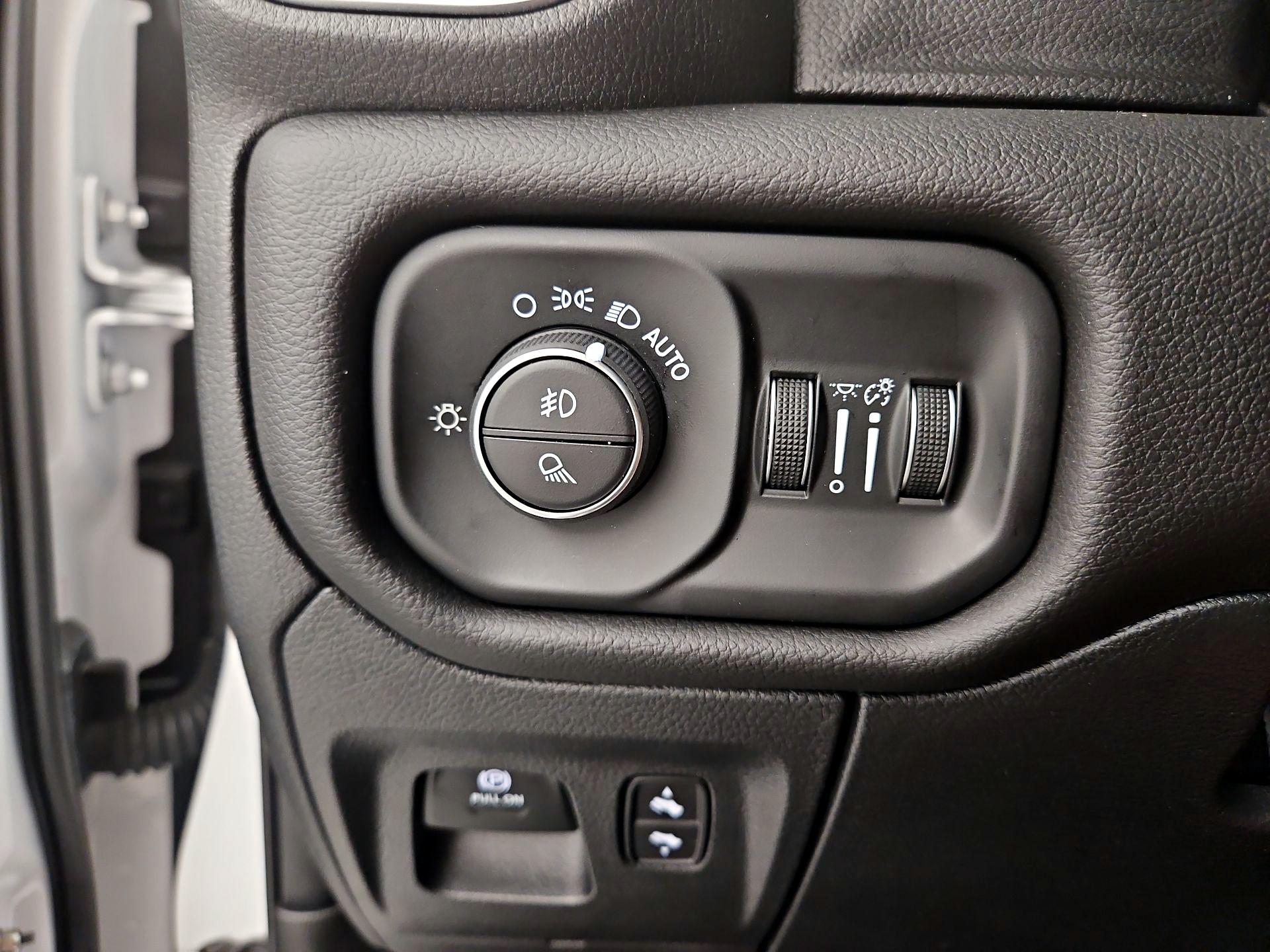 Thumbnail: 2025 RAM 1500 - 13