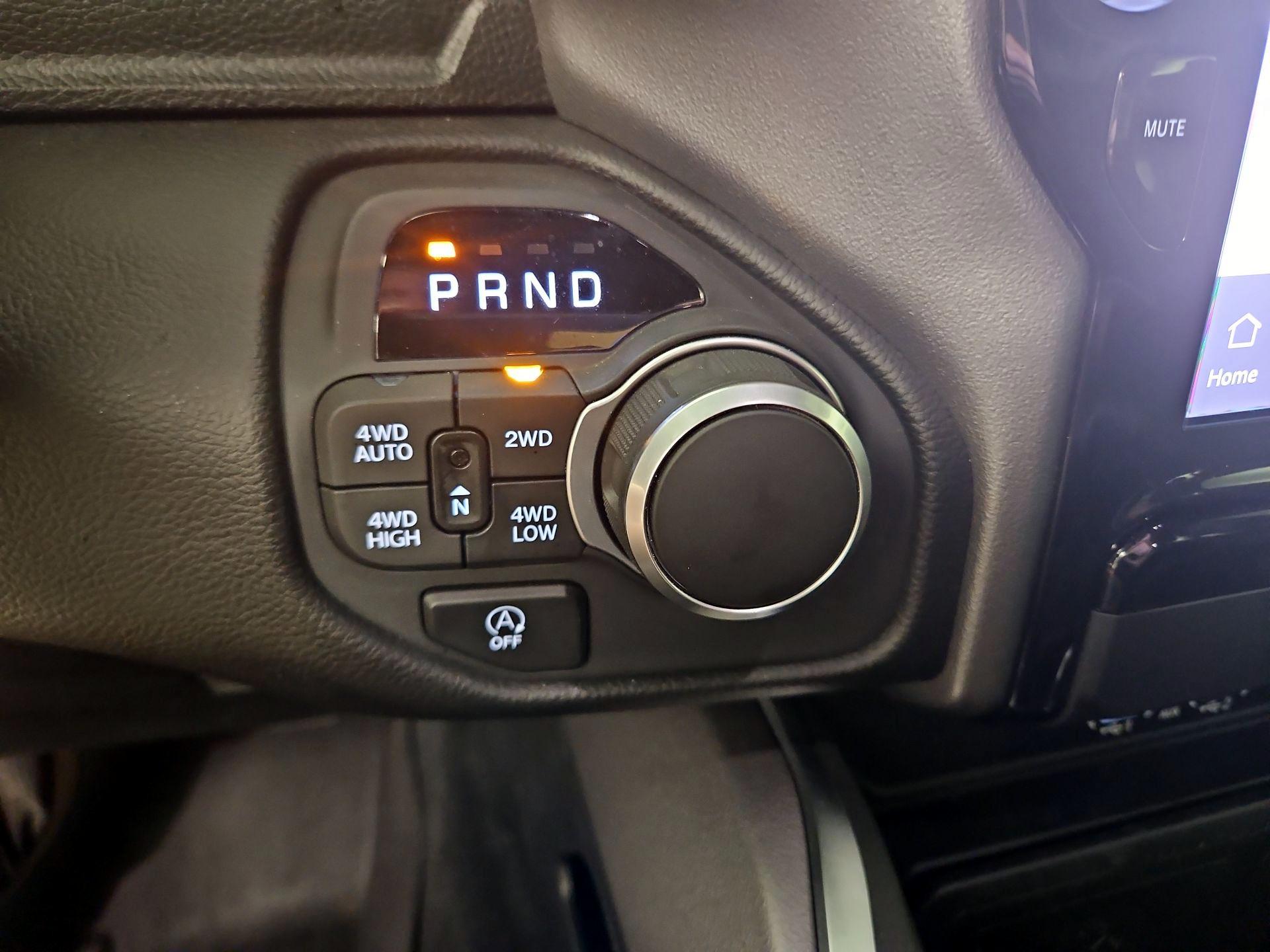 Thumbnail: 2025 RAM 1500 - 18