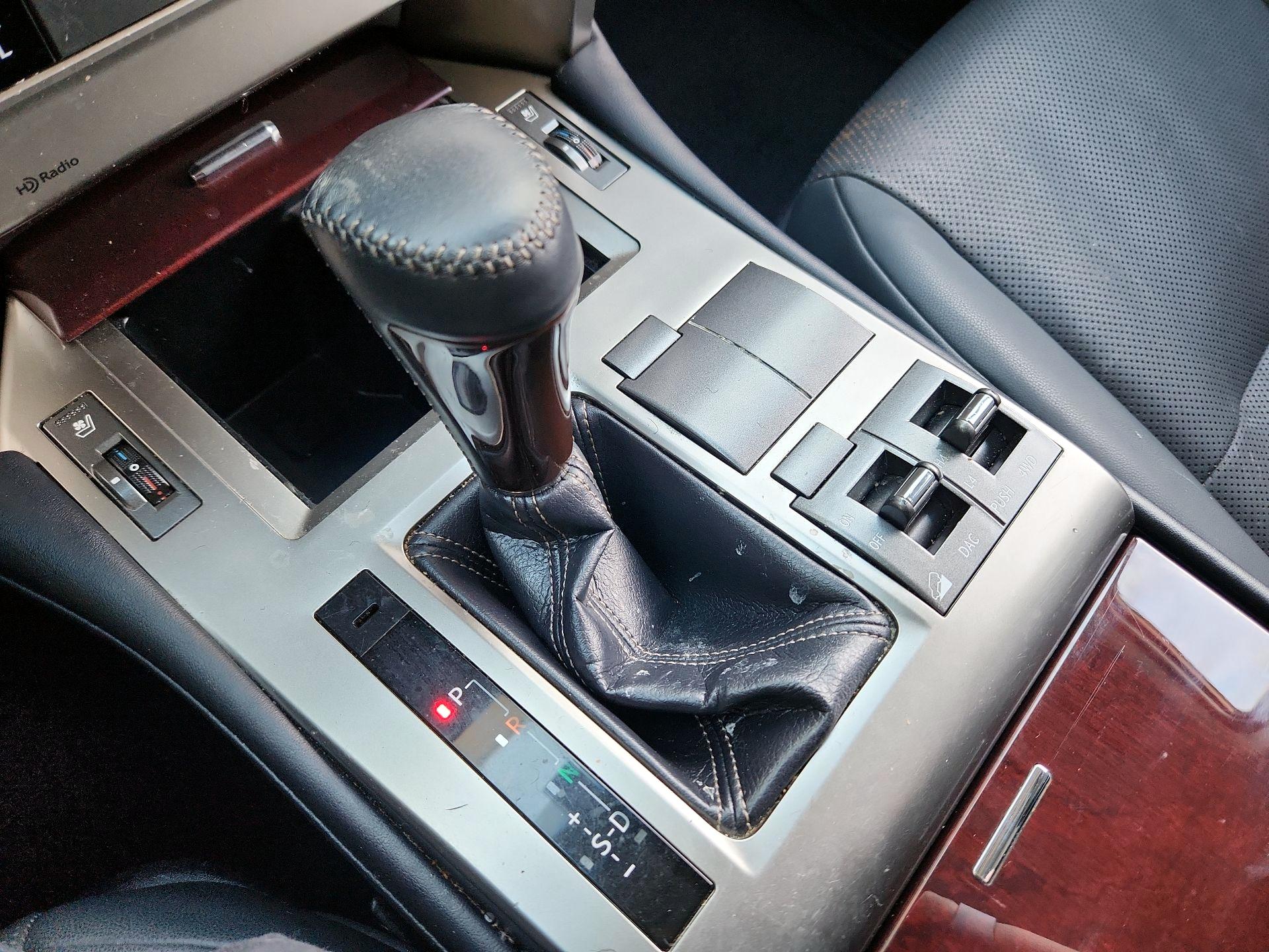 Thumbnail: 2019 Lexus GX - 18