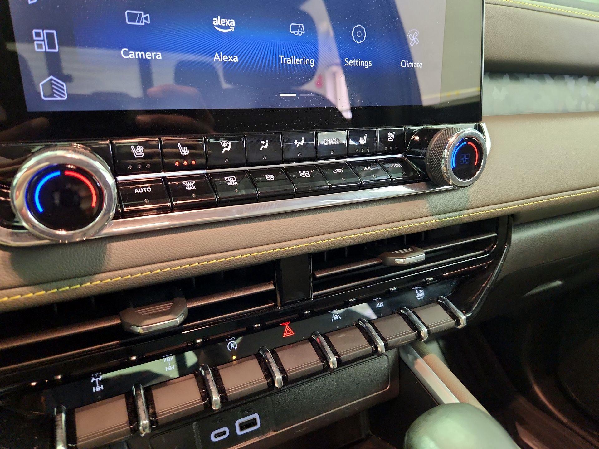 Thumbnail: 2024 Chevrolet Colorado - 16