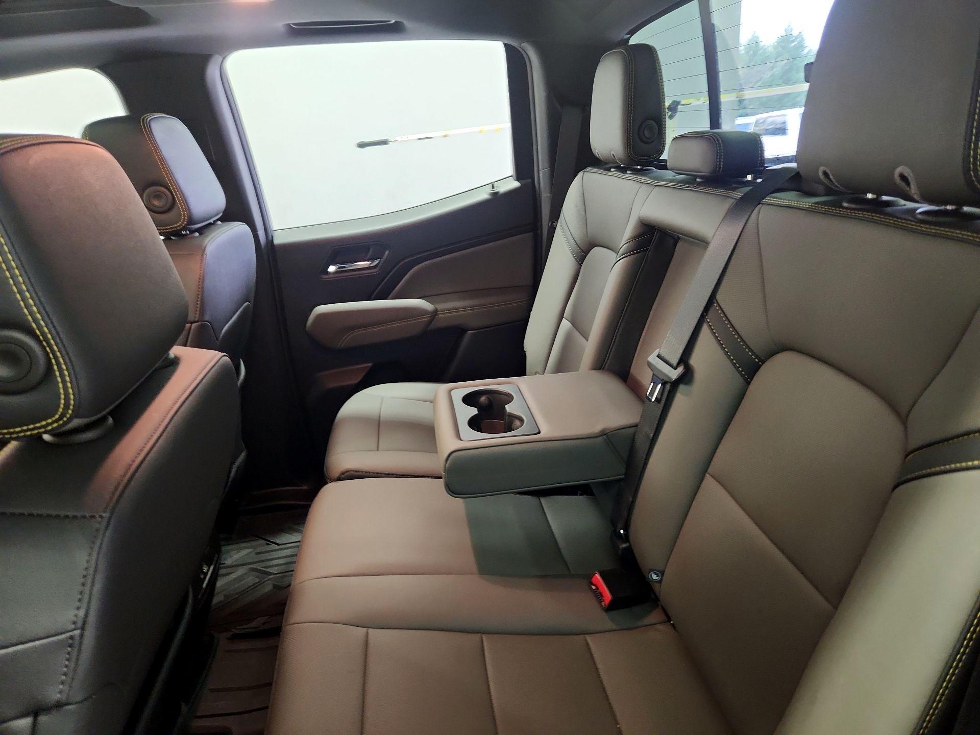 Thumbnail: 2024 Chevrolet Colorado - 20