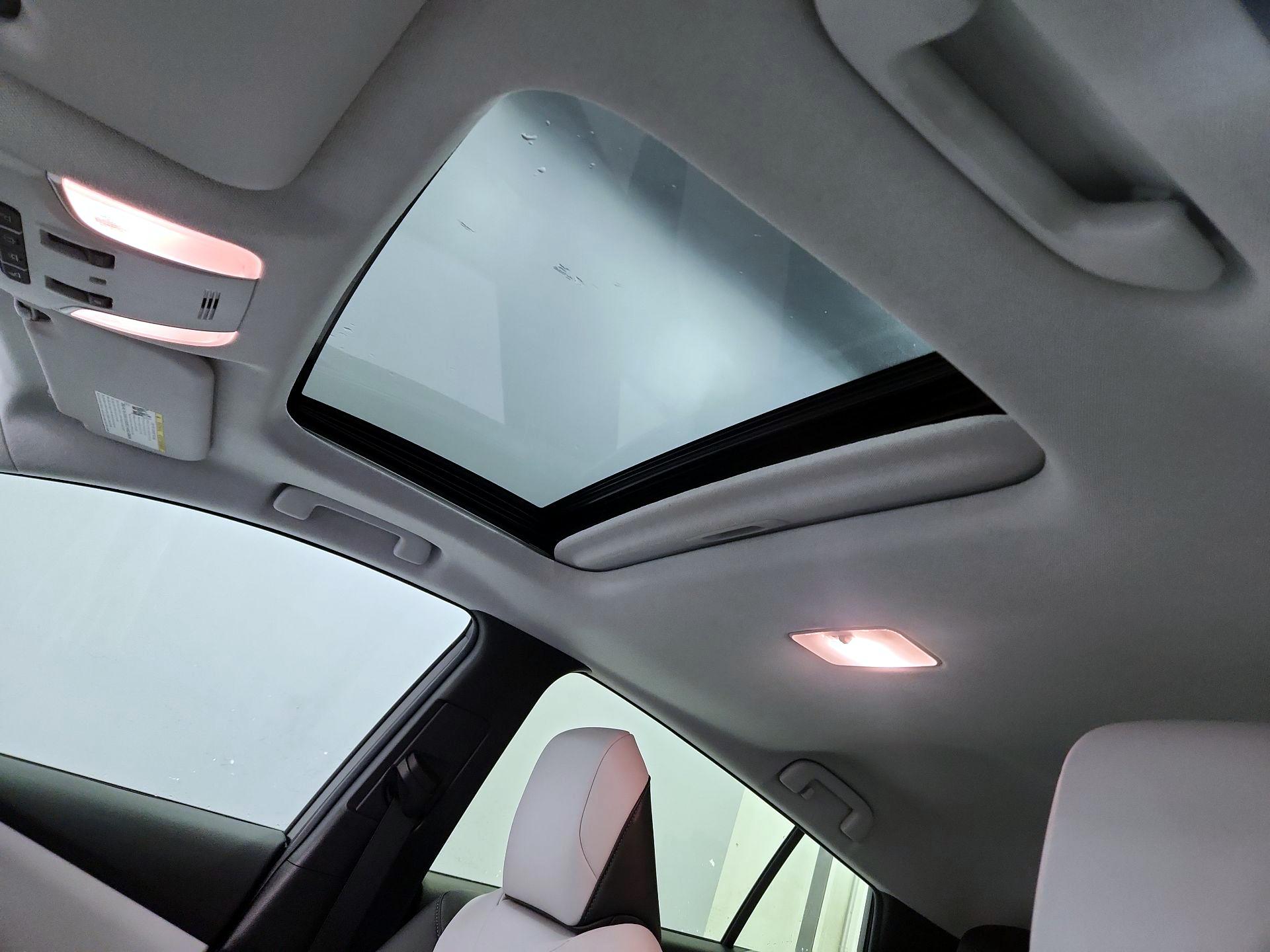 Thumbnail: 2018 Toyota Prius - 19